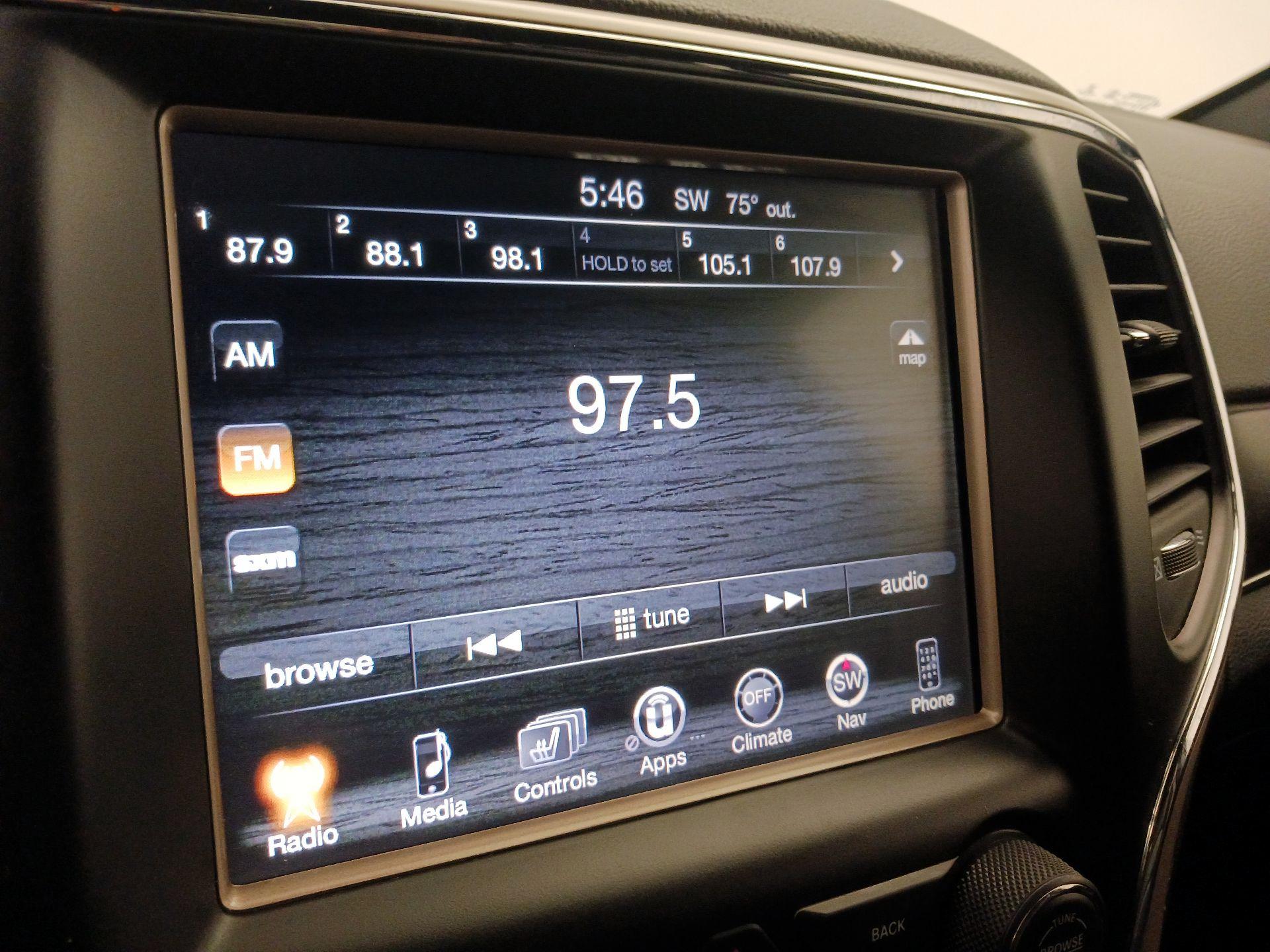 Thumbnail: 2016 Jeep Grand Cherokee - 16