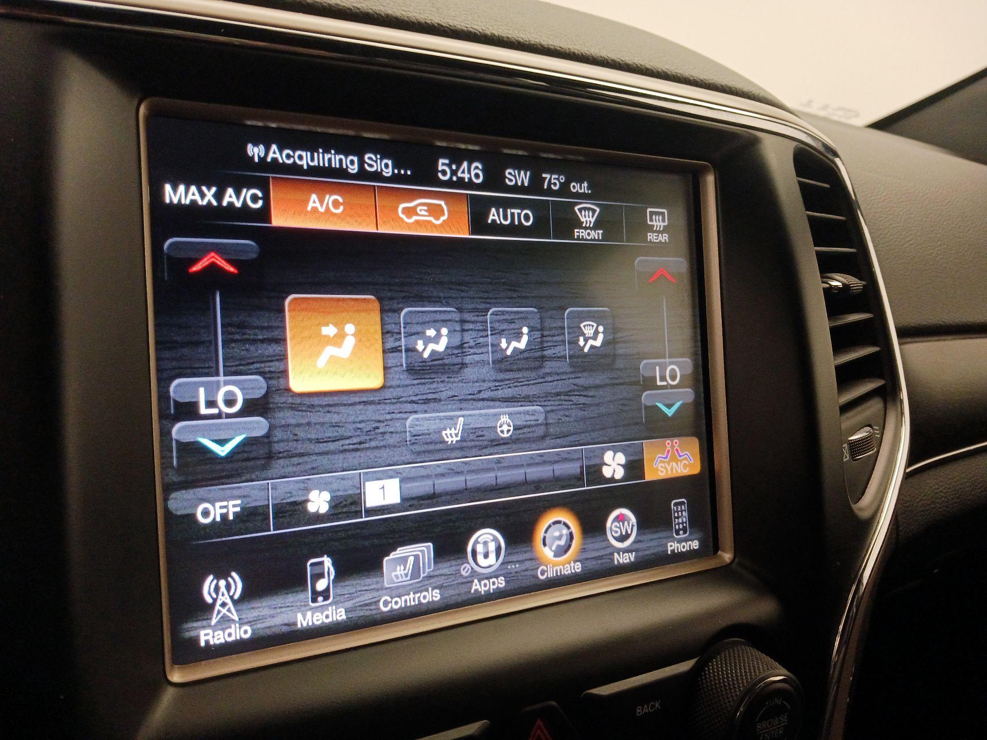 Thumbnail: 2016 Jeep Grand Cherokee - 17