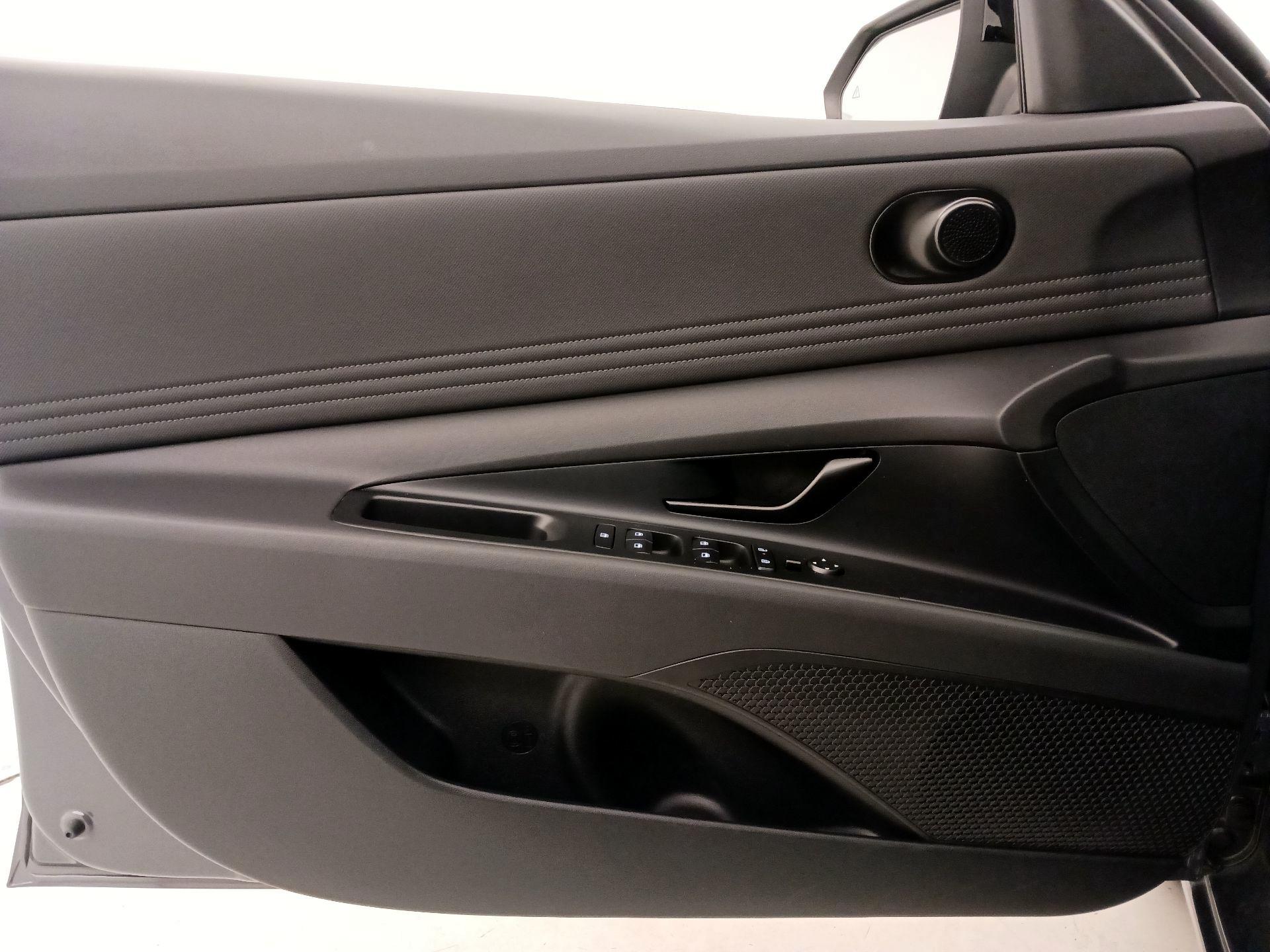 Thumbnail: 2025 Hyundai Elantra - 12