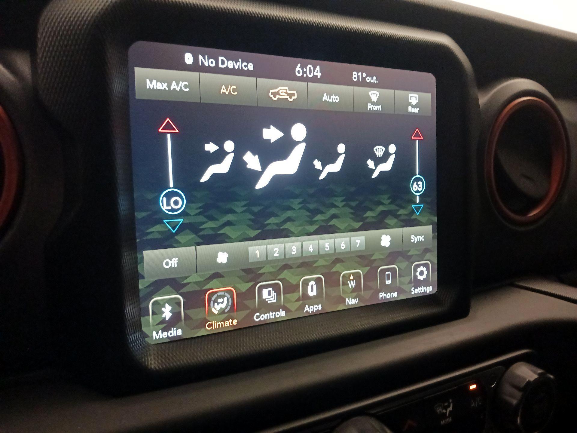 Thumbnail: 2021 Jeep Gladiator - 17