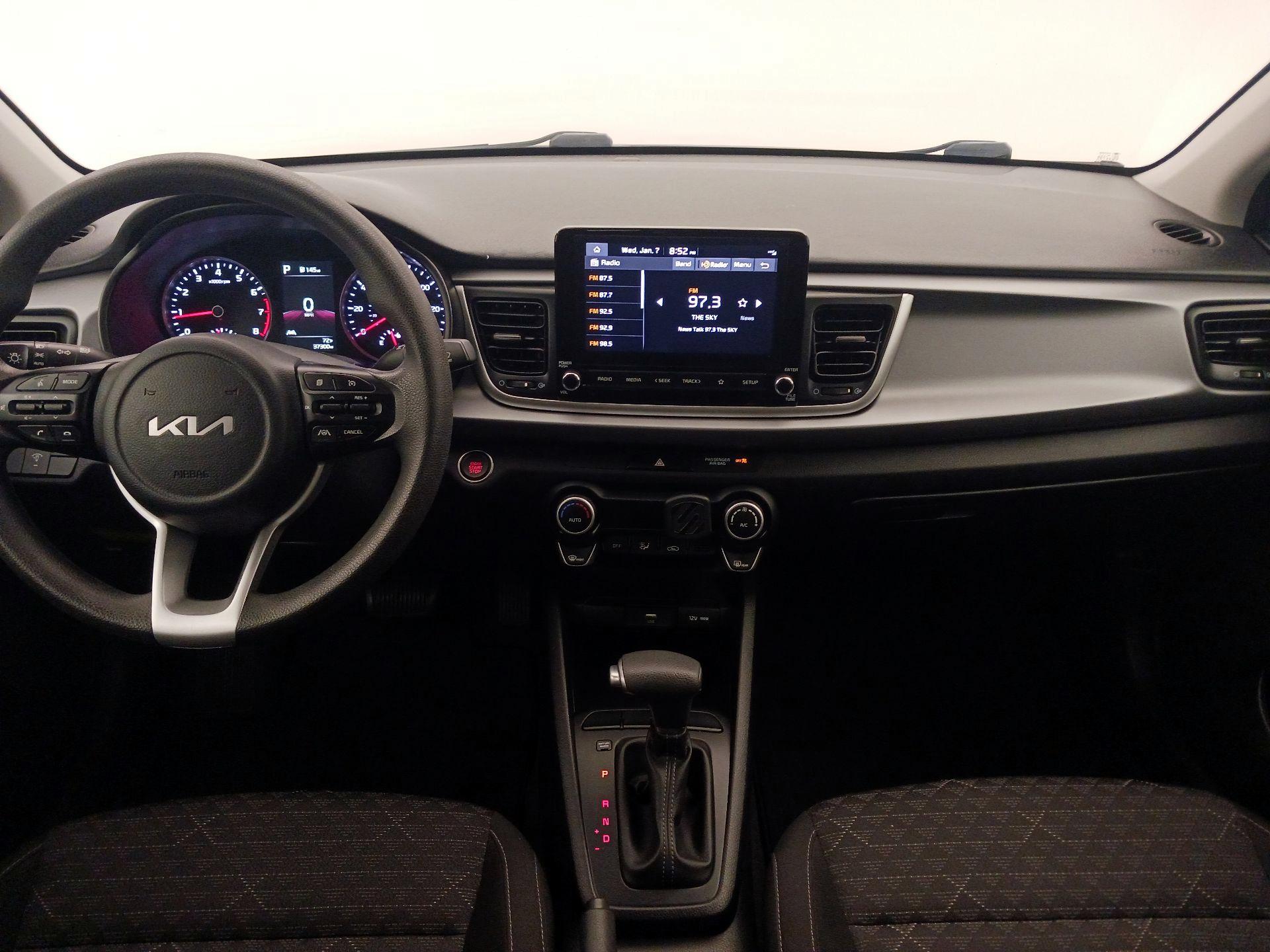 Thumbnail: 2022 Kia Rio - 9