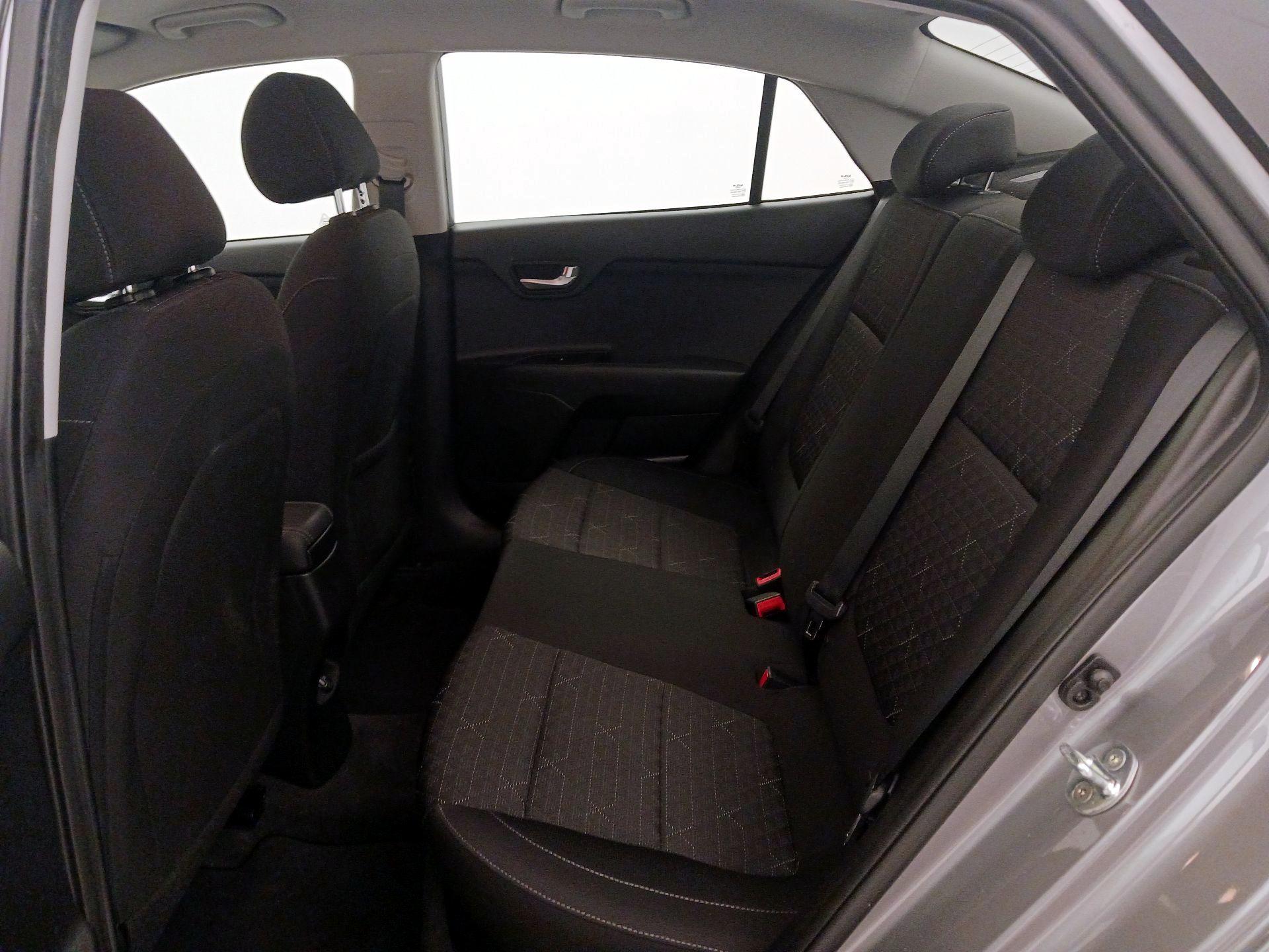 Thumbnail: 2022 Kia Rio - 19