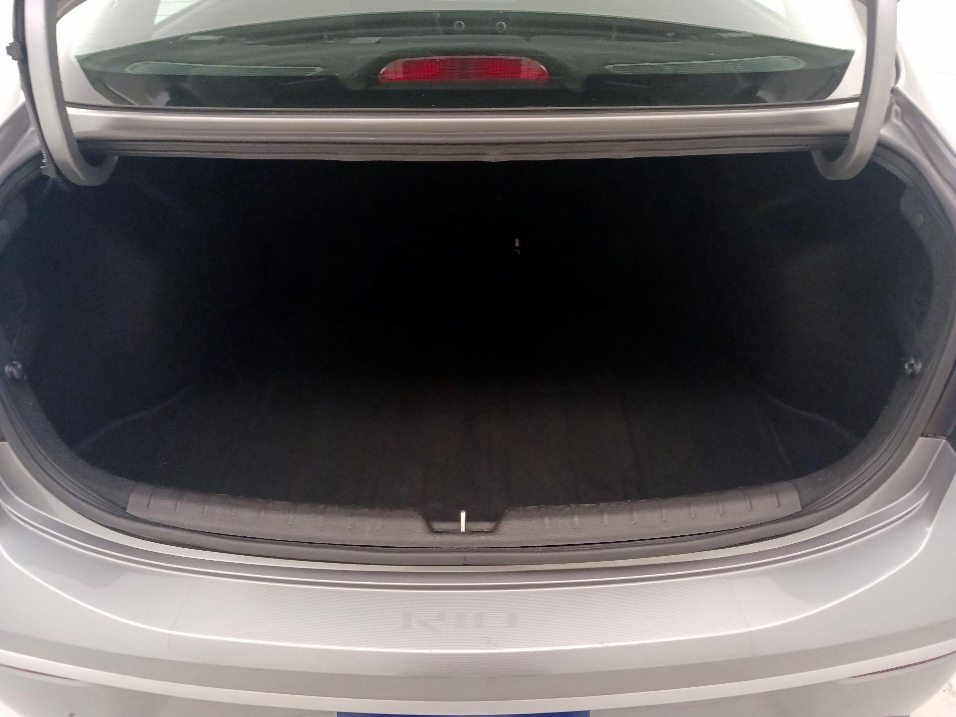 Thumbnail: 2022 Kia Rio - 20