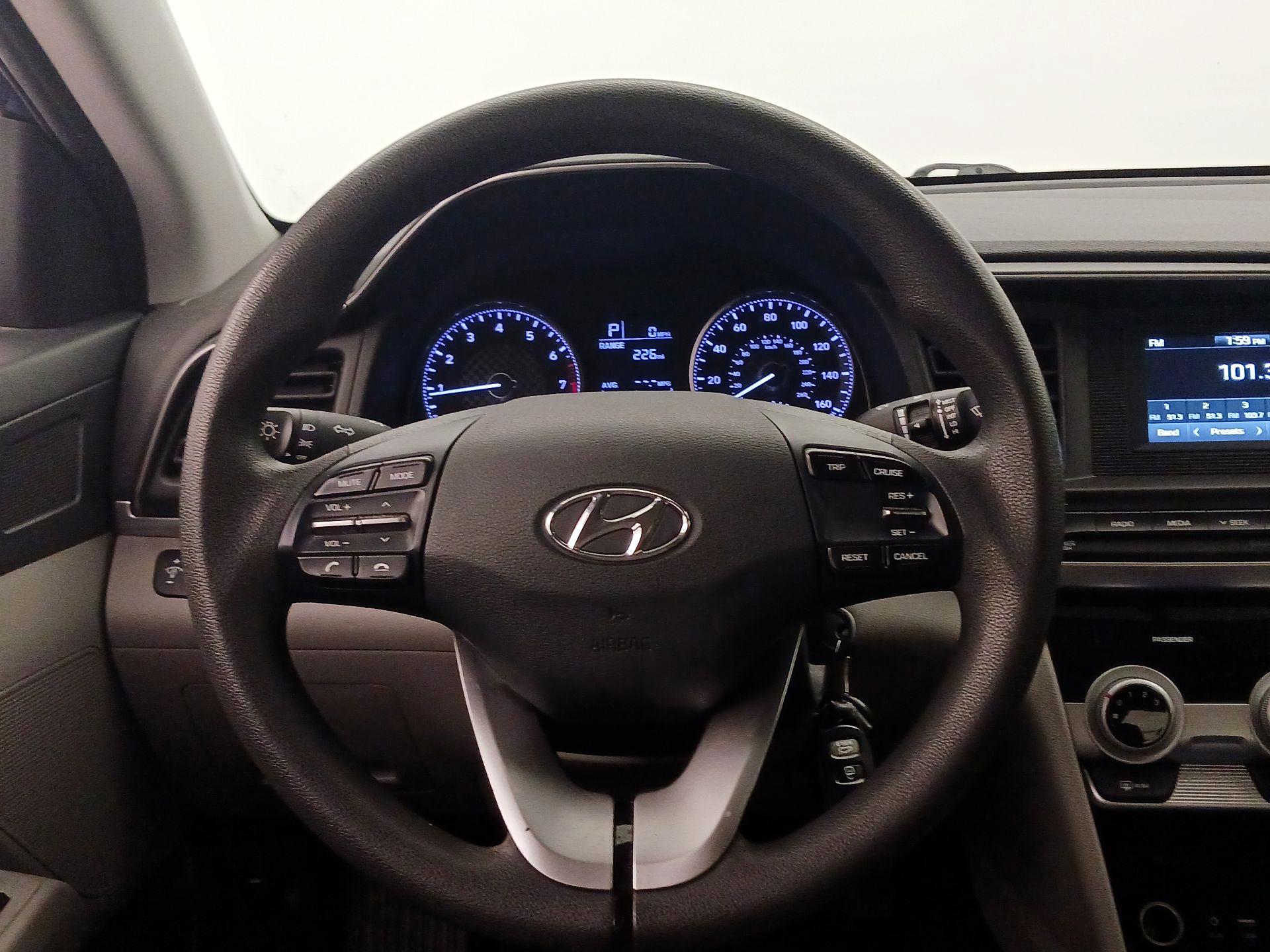 Thumbnail: 2019 Hyundai Elantra - 10