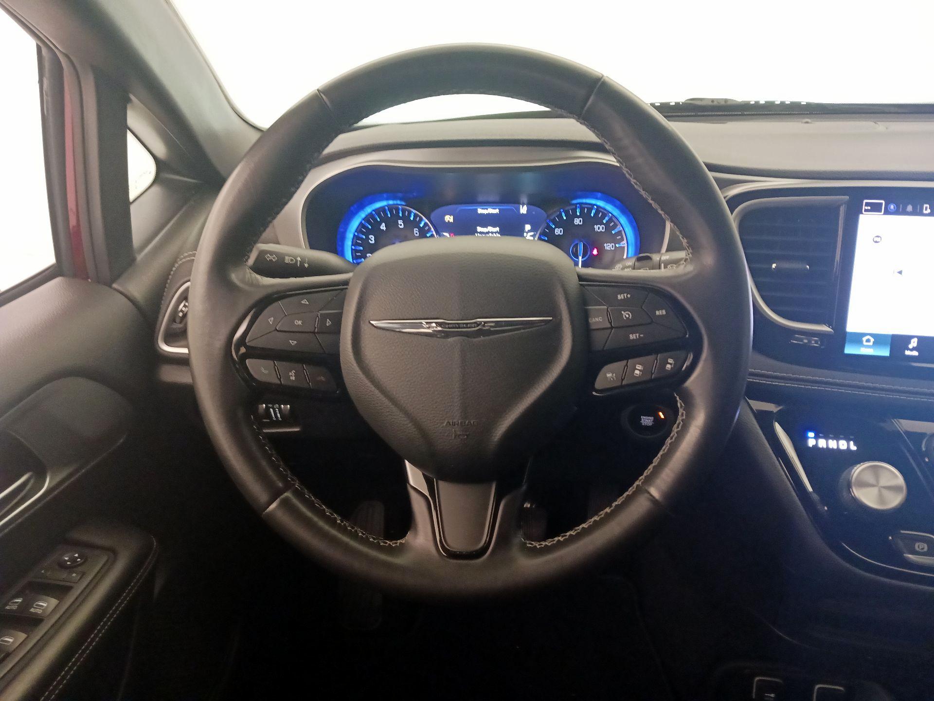 Thumbnail: 2021 Chrysler Pacifica - 10