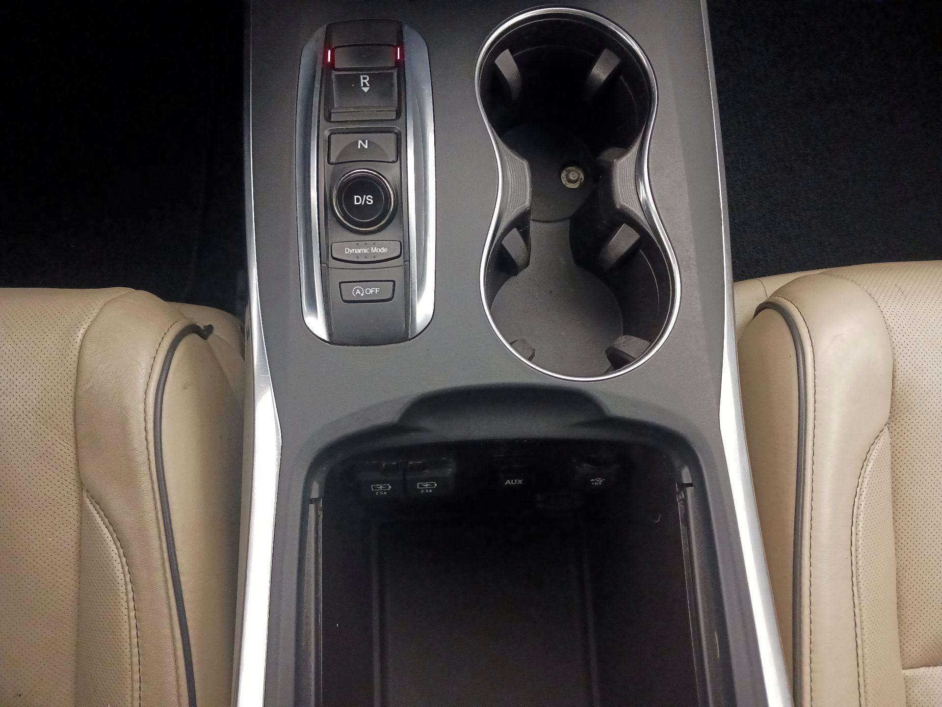 Thumbnail: 2017 Acura MDX - 18