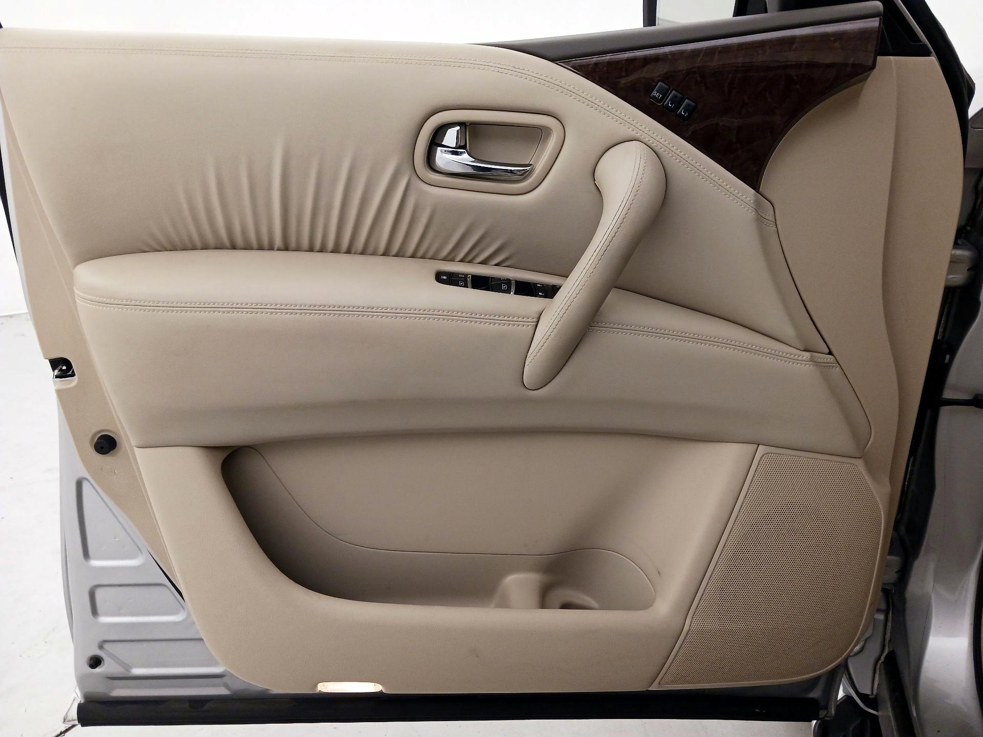 Thumbnail: 2016 INFINITI QX80 - 12