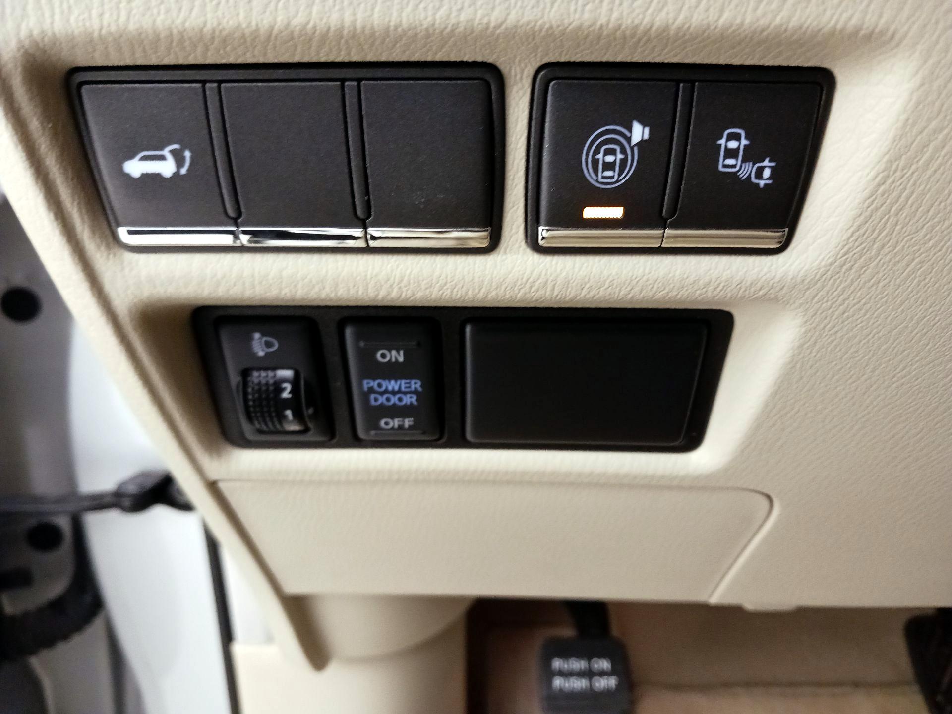 Thumbnail: 2016 INFINITI QX80 - 13