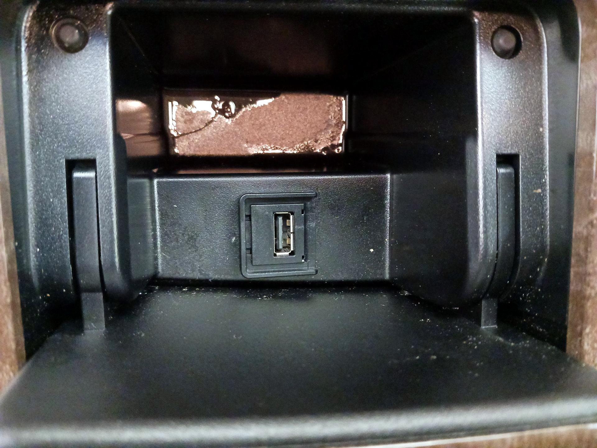 Thumbnail: 2016 INFINITI QX80 - 19