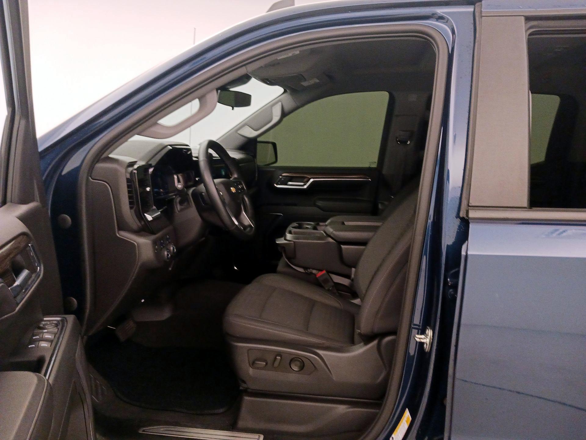 Thumbnail: 2023 Chevrolet Silverado 1500 - 11