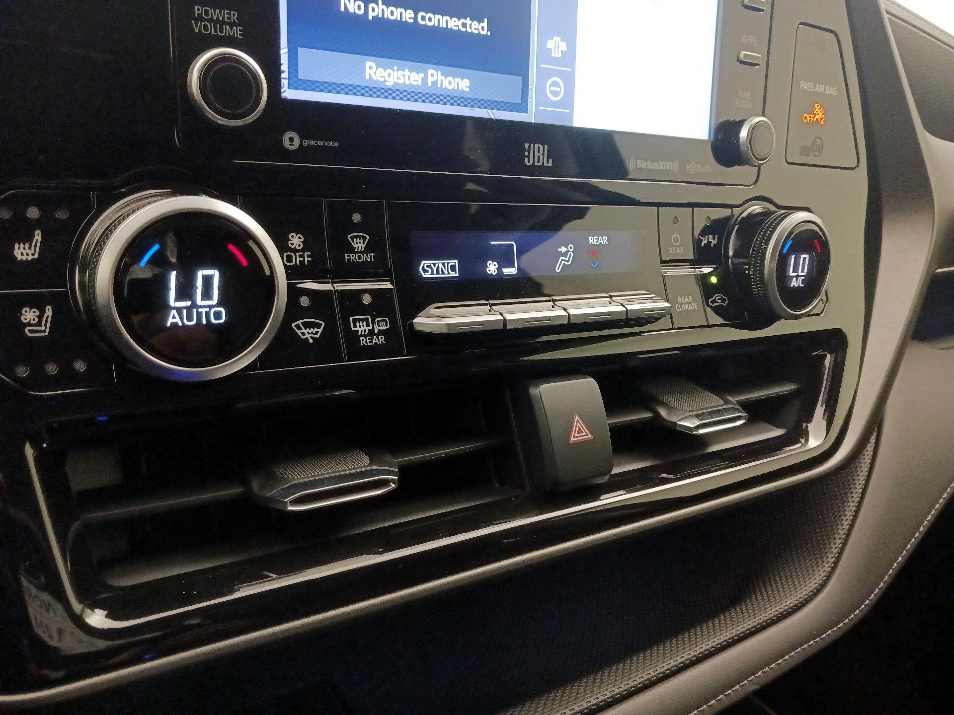 Thumbnail: 2021 Toyota Highlander - 17