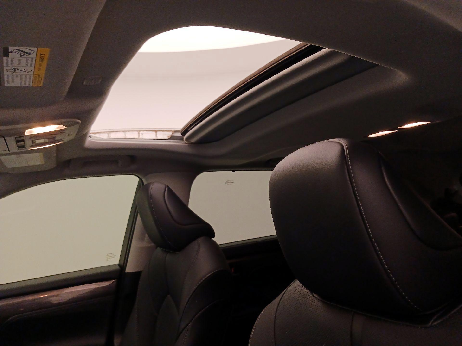 Thumbnail: 2021 Toyota Highlander - 20