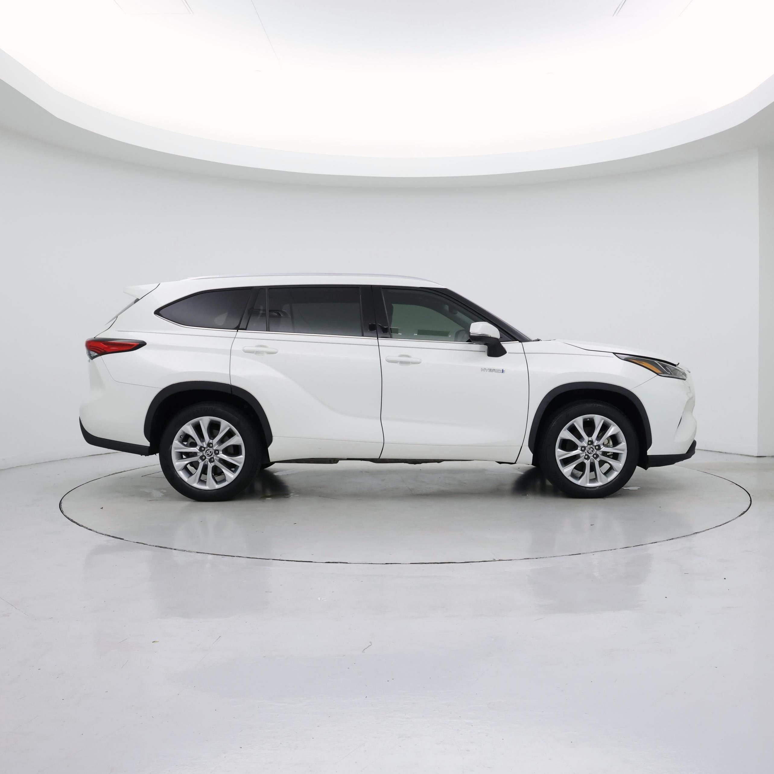 Thumbnail: 2021 Toyota Highlander - 7