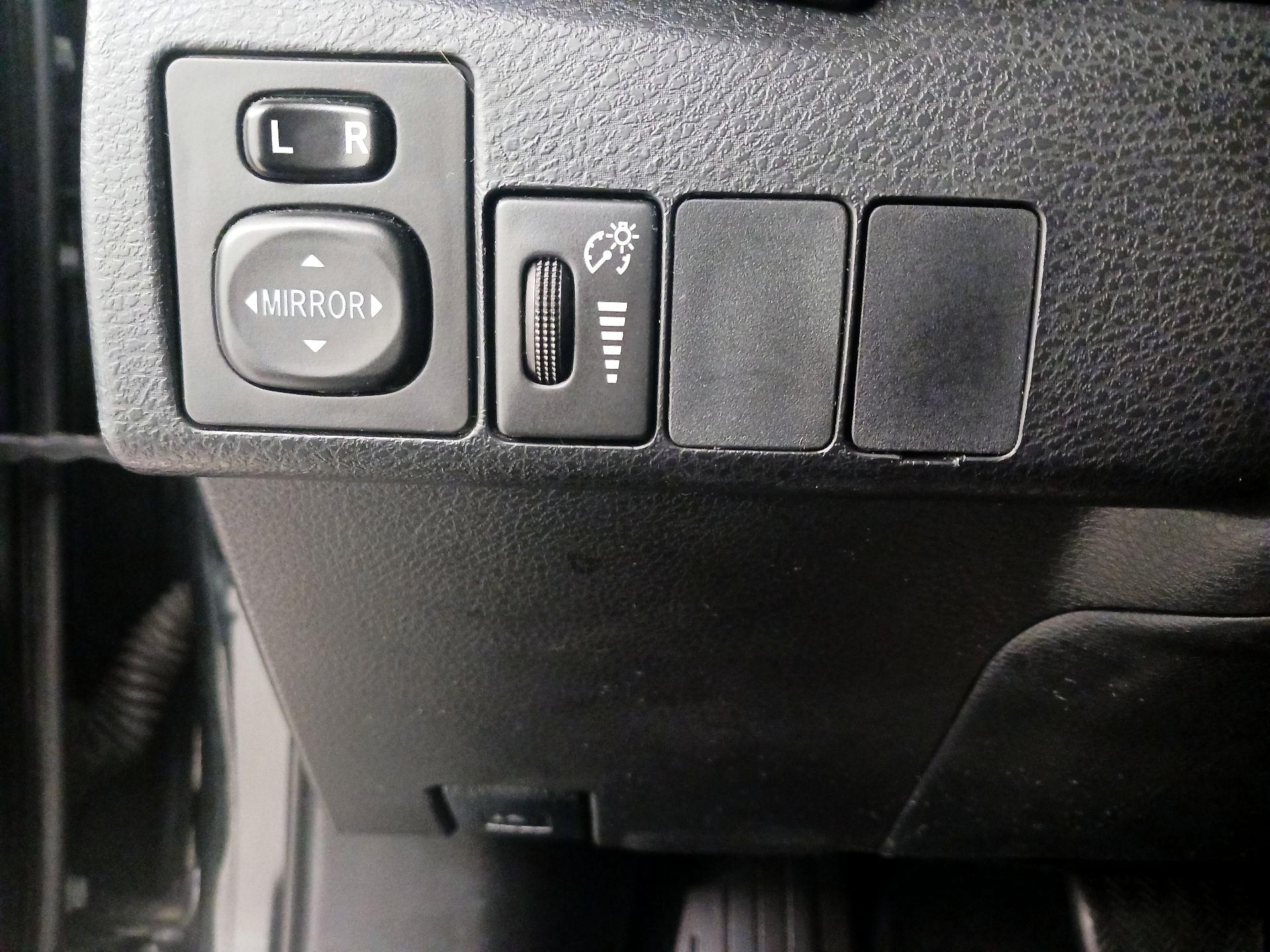 Thumbnail: 2015 Toyota Corolla - 13