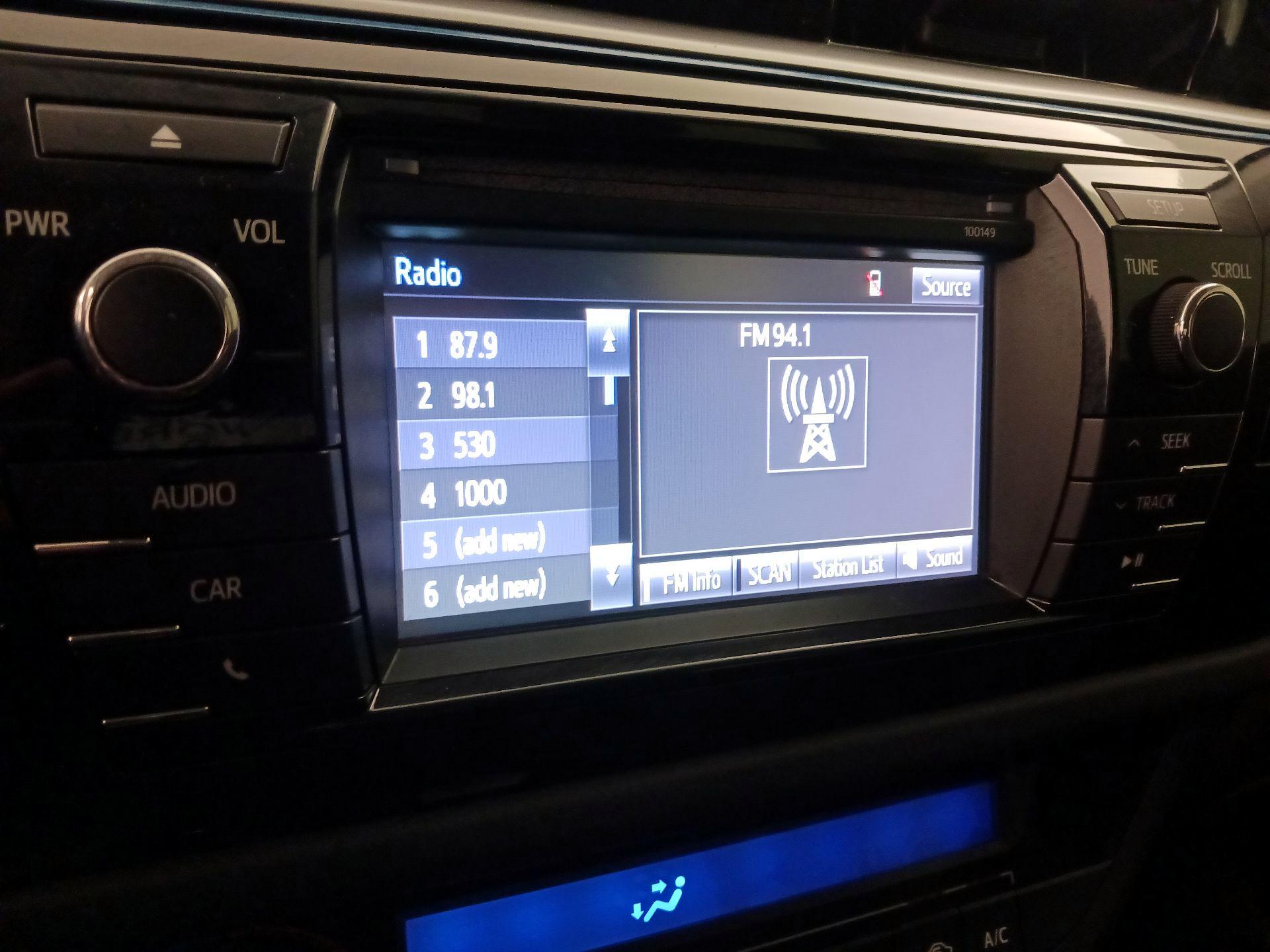 Thumbnail: 2015 Toyota Corolla - 15