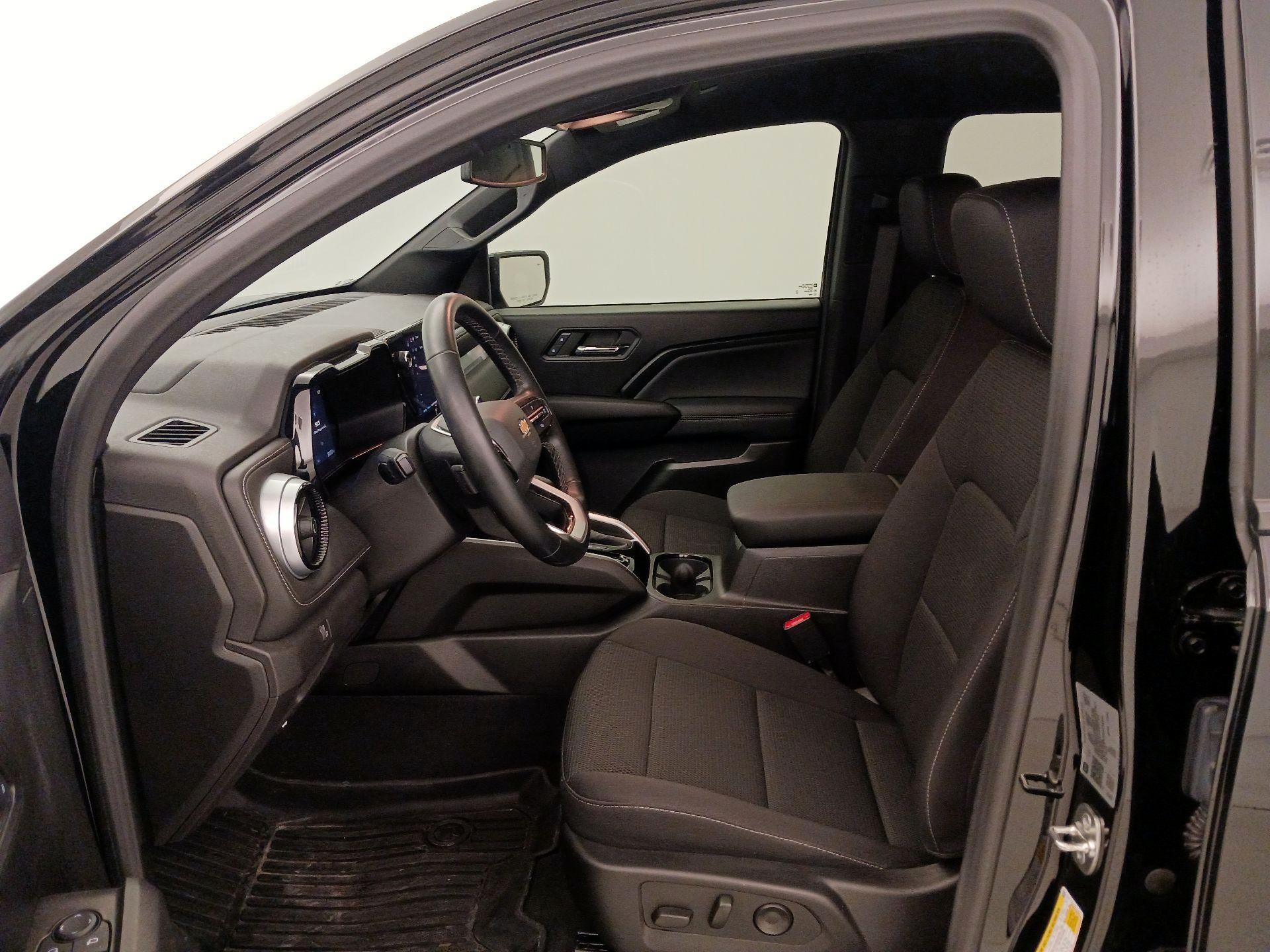 Thumbnail: 2024 Chevrolet Colorado - 11