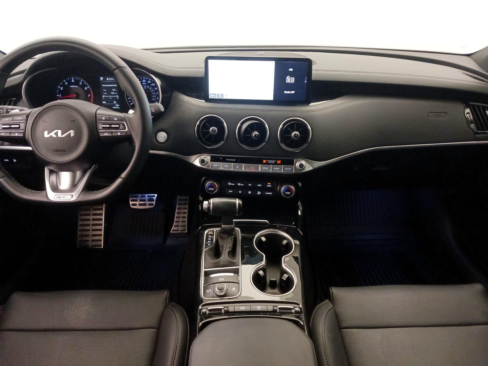 Thumbnail: 2023 Kia Stinger - 9