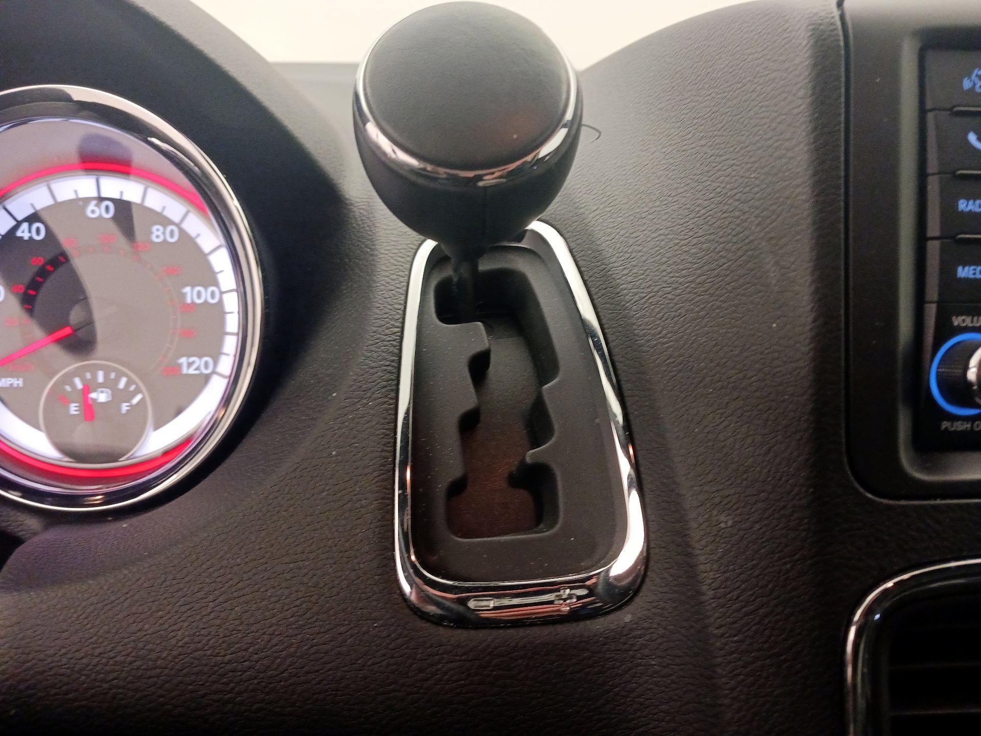 Thumbnail: 2018 Dodge Grand Caravan - 17