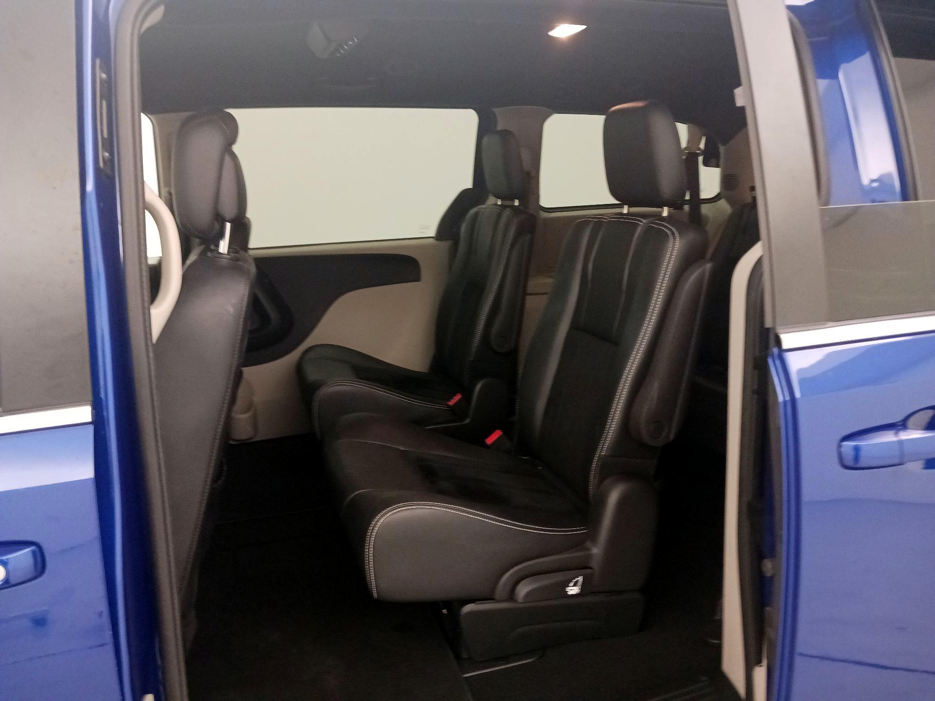 Thumbnail: 2018 Dodge Grand Caravan - 19