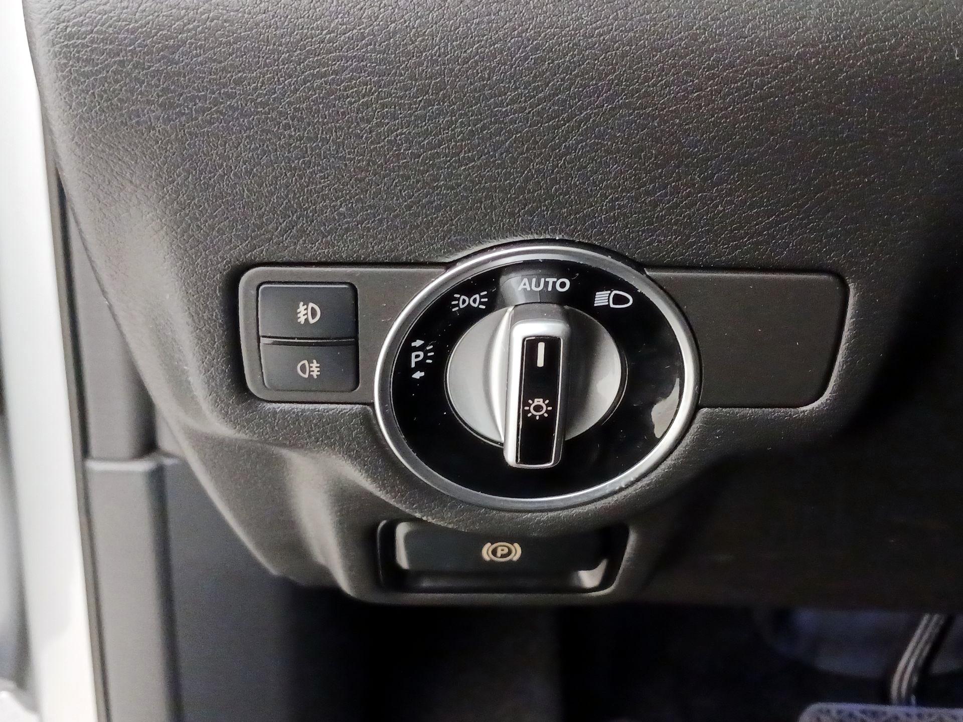 Thumbnail: 2019 INFINITI QX30 - 13