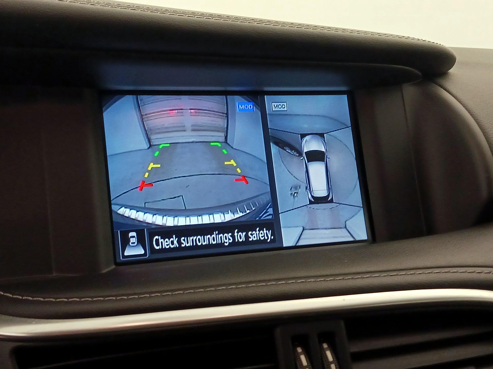 Thumbnail: 2019 INFINITI QX30 - 15