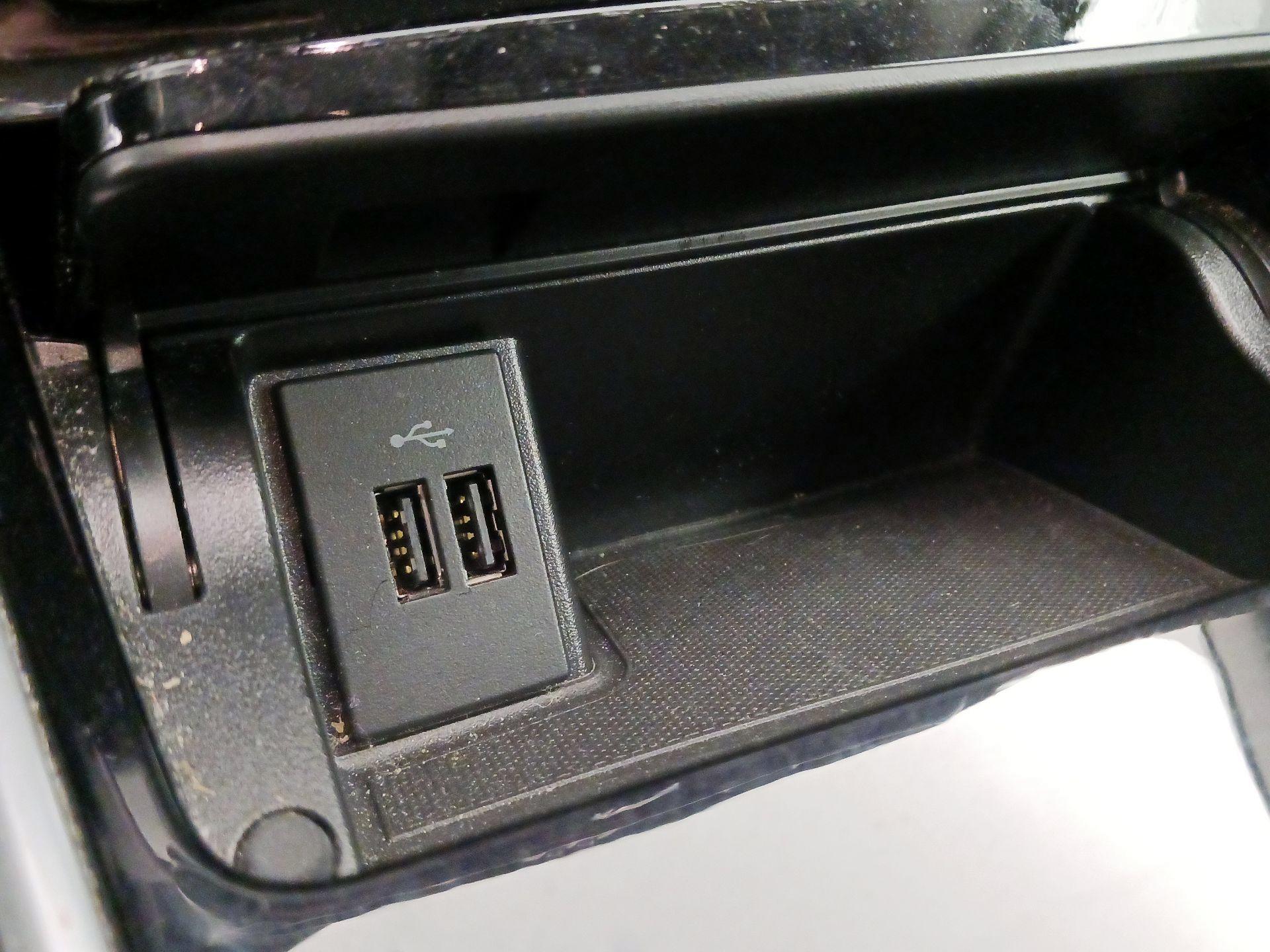 Thumbnail: 2019 INFINITI QX30 - 19