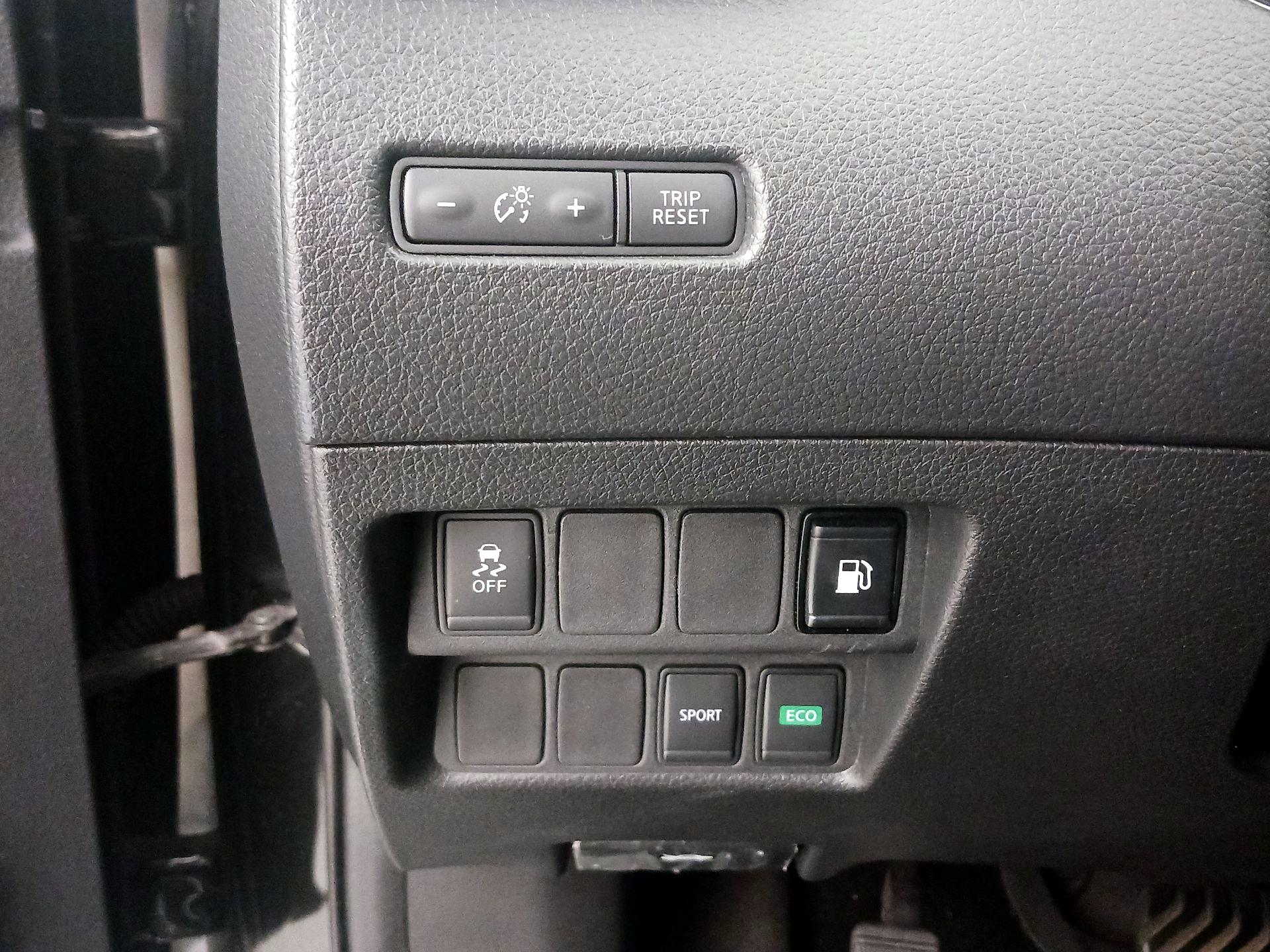 Thumbnail: 2018 Nissan Rogue - 11