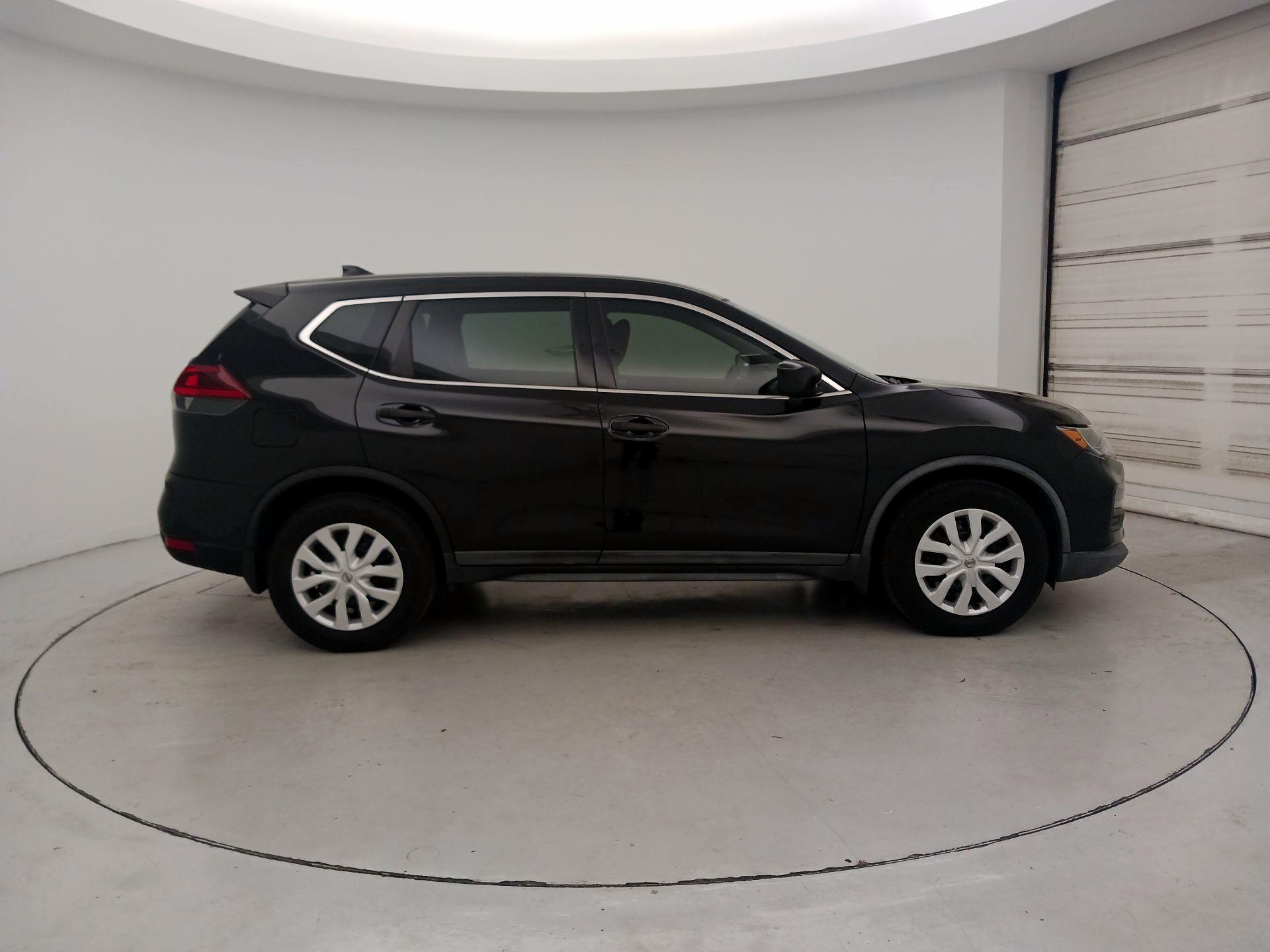 Thumbnail: 2018 Nissan Rogue - 4