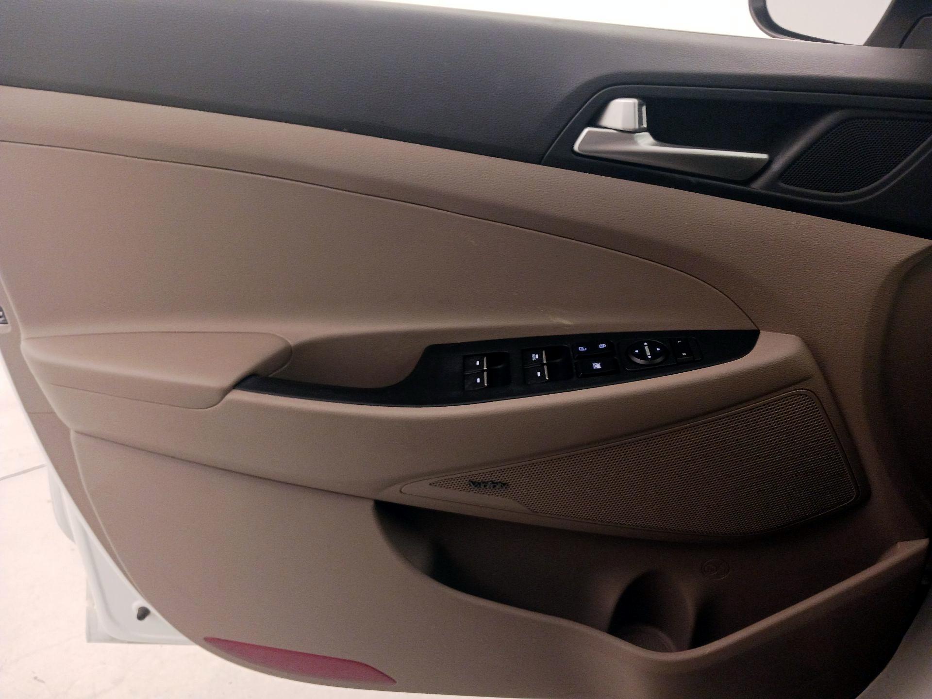 Thumbnail: 2020 Hyundai Tucson - 12