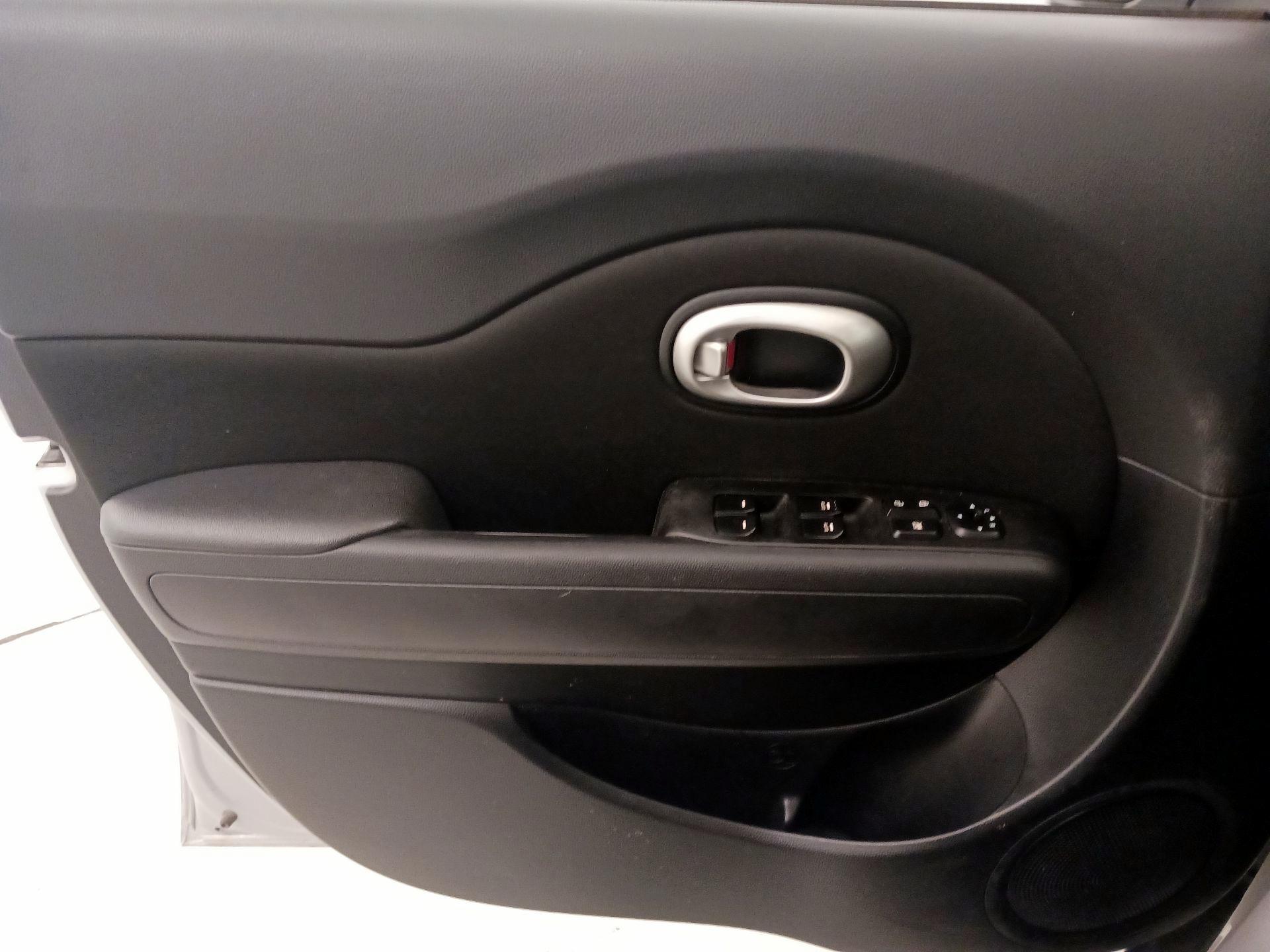 Thumbnail: 2016 Kia Soul - 12