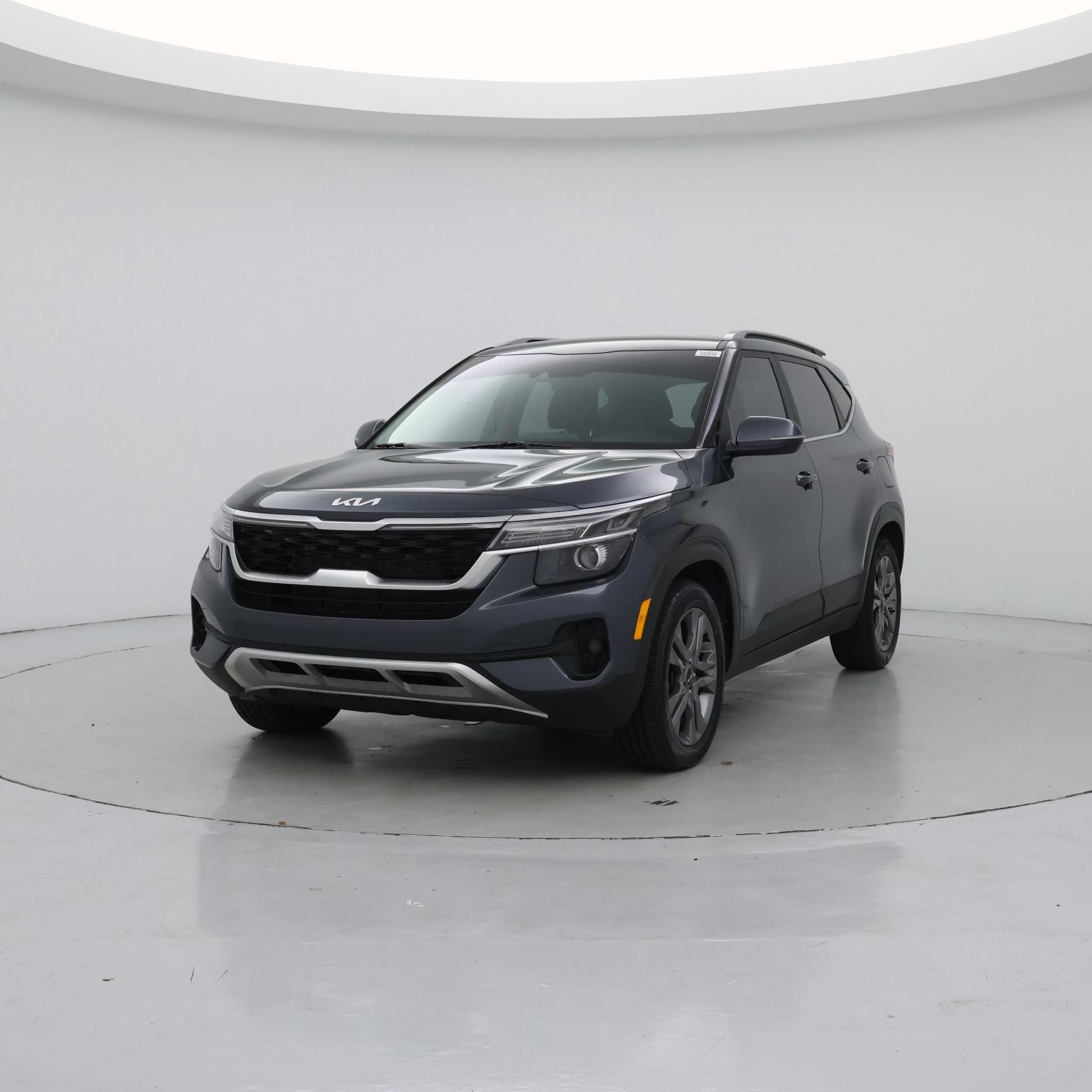 Thumbnail: 2023 Kia Seltos - 4