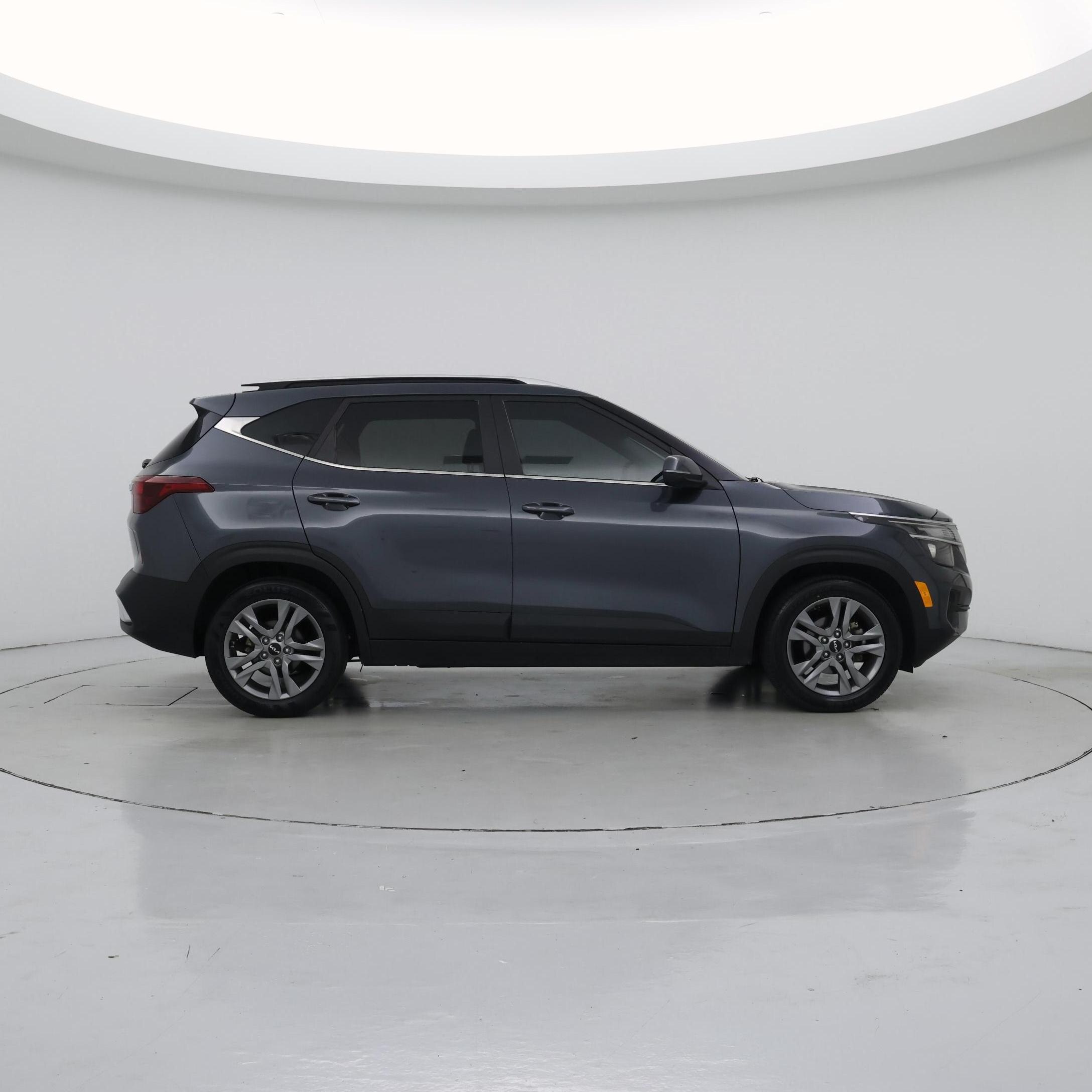 Thumbnail: 2023 Kia Seltos - 7