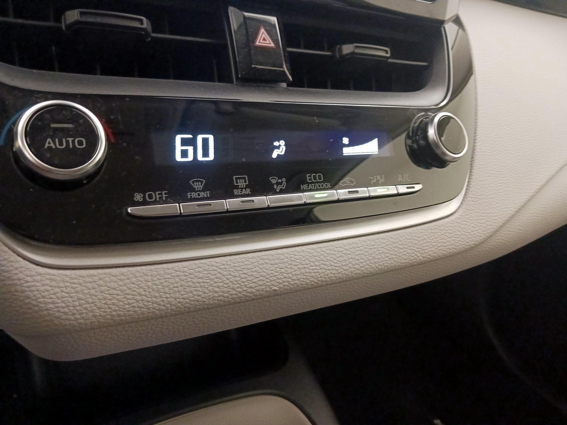 Thumbnail: 2022 Toyota Corolla - 16