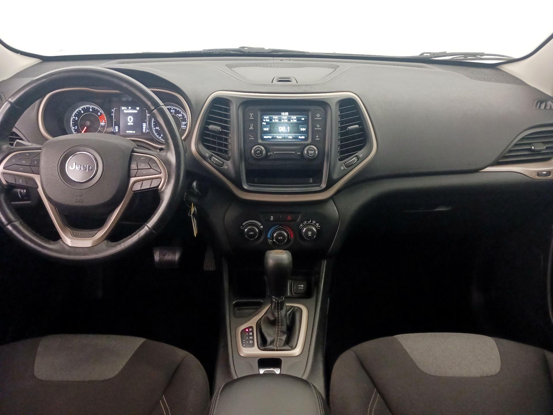 Thumbnail: 2018 Jeep Cherokee - 9