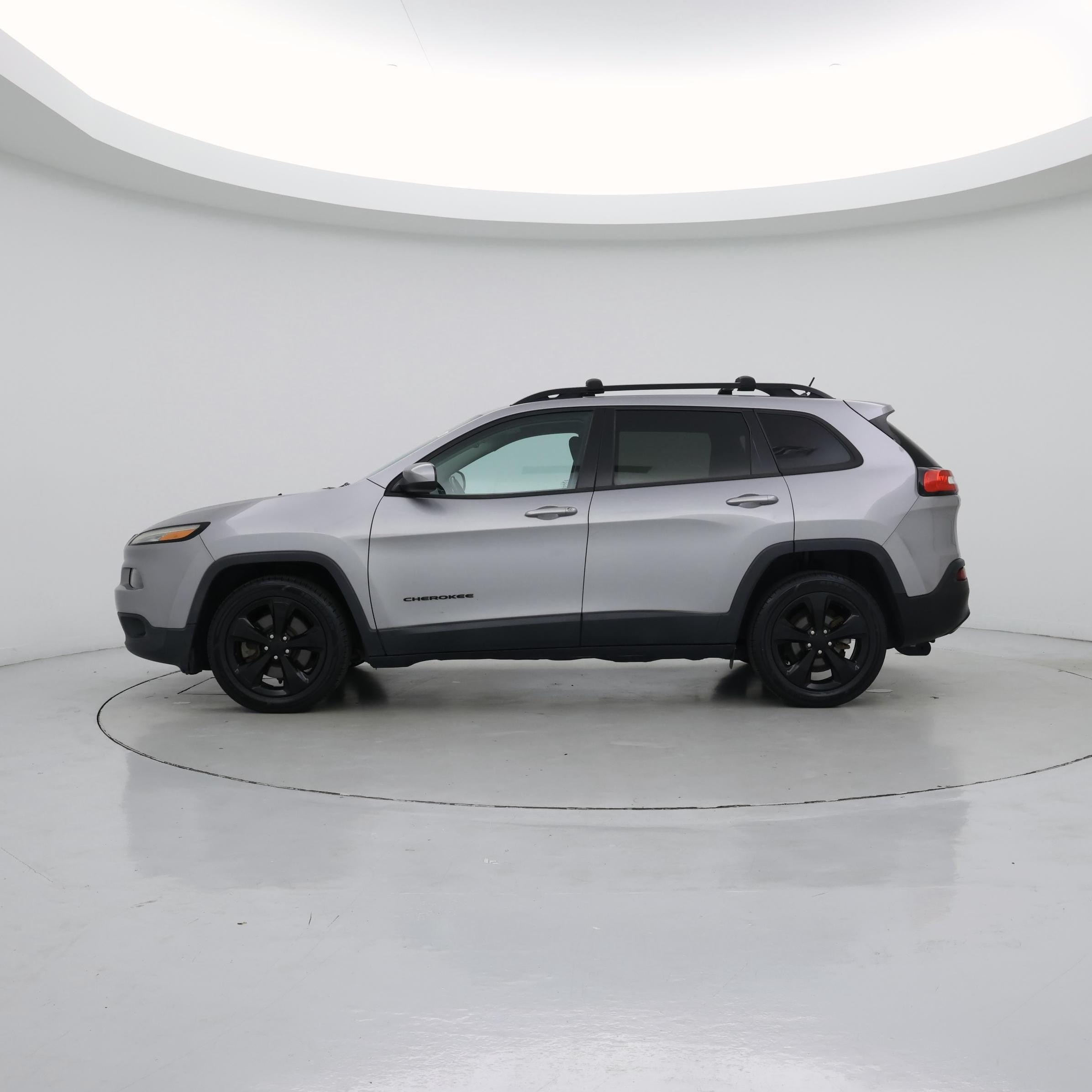 Thumbnail: 2018 Jeep Cherokee - 3