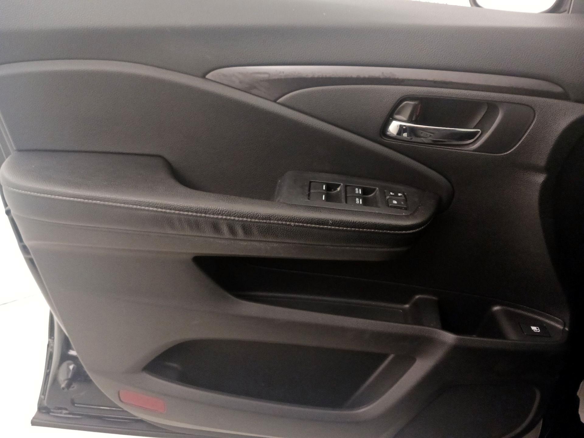 Thumbnail: 2017 Honda Ridgeline - 12