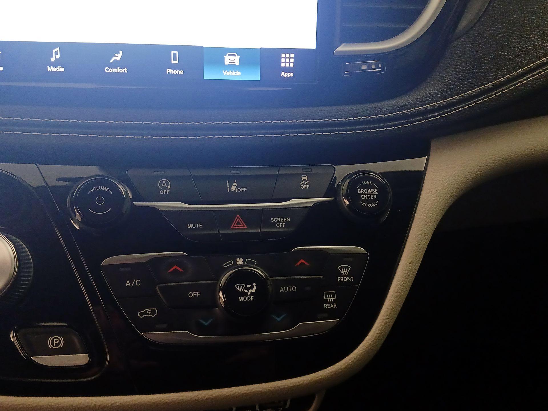 Thumbnail: 2022 Chrysler Pacifica - 16