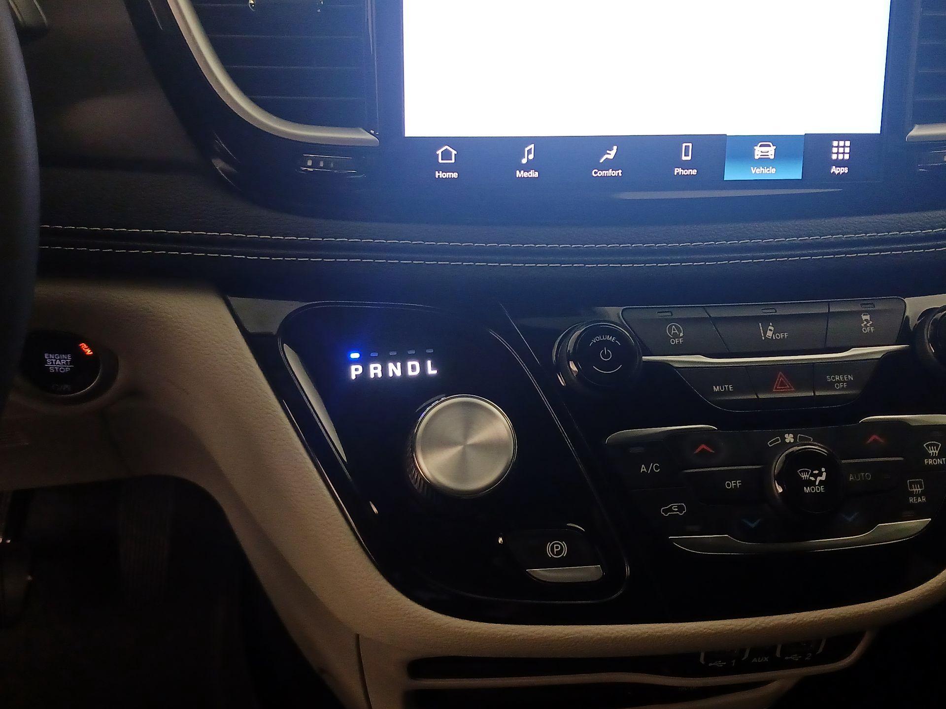 Thumbnail: 2022 Chrysler Pacifica - 17