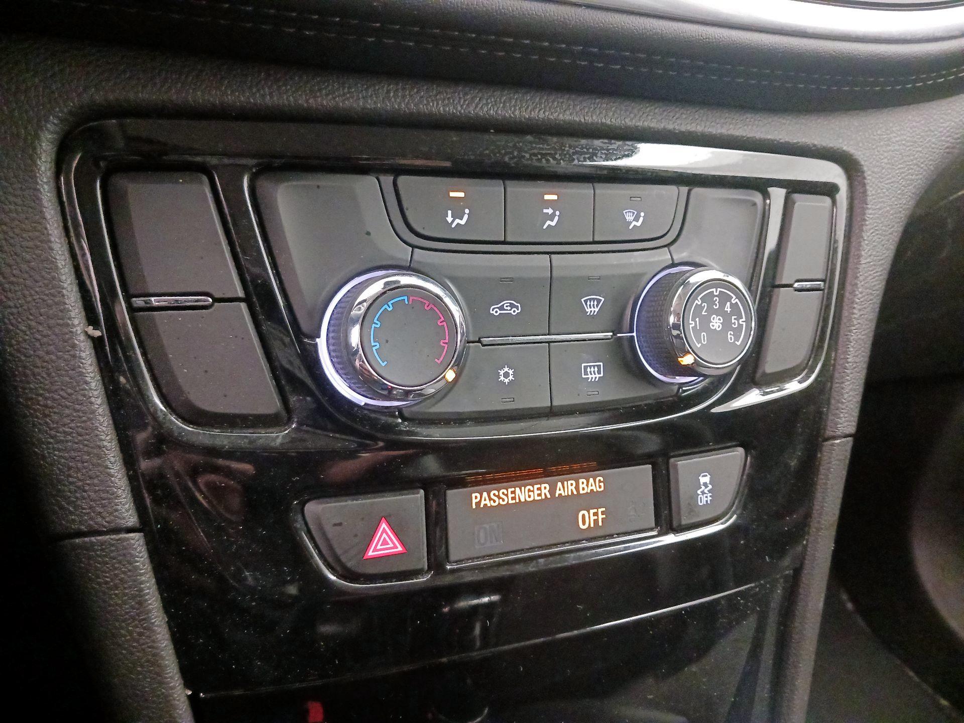 Thumbnail: 2018 Buick Encore - 16