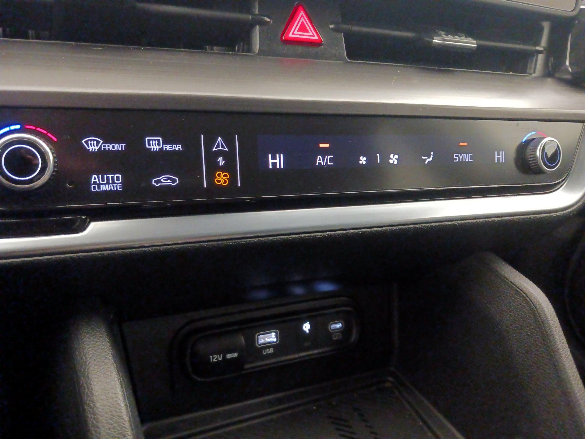 Thumbnail: 2024 Kia Sportage - 17