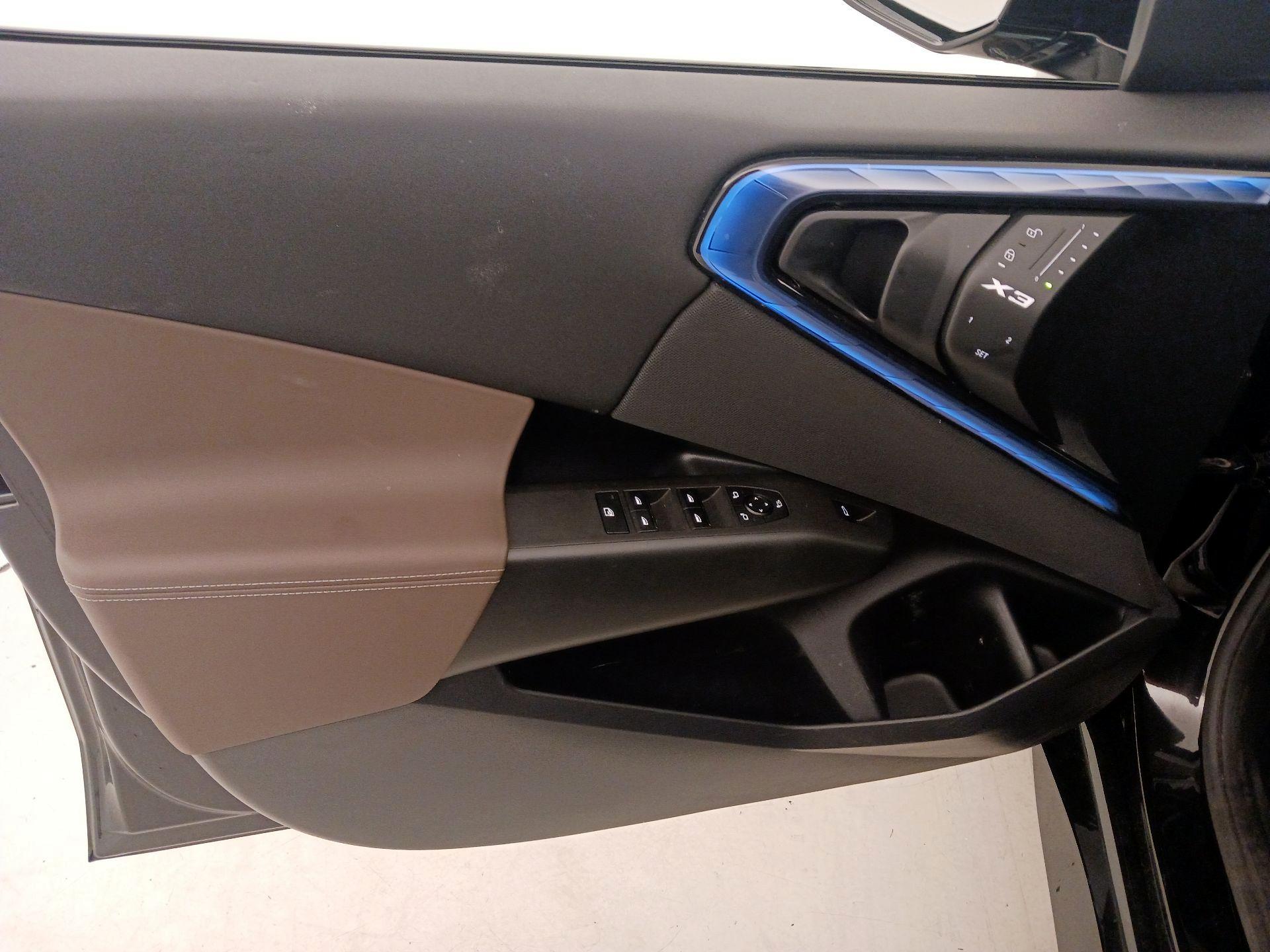 Thumbnail: 2025 BMW X3 - 12