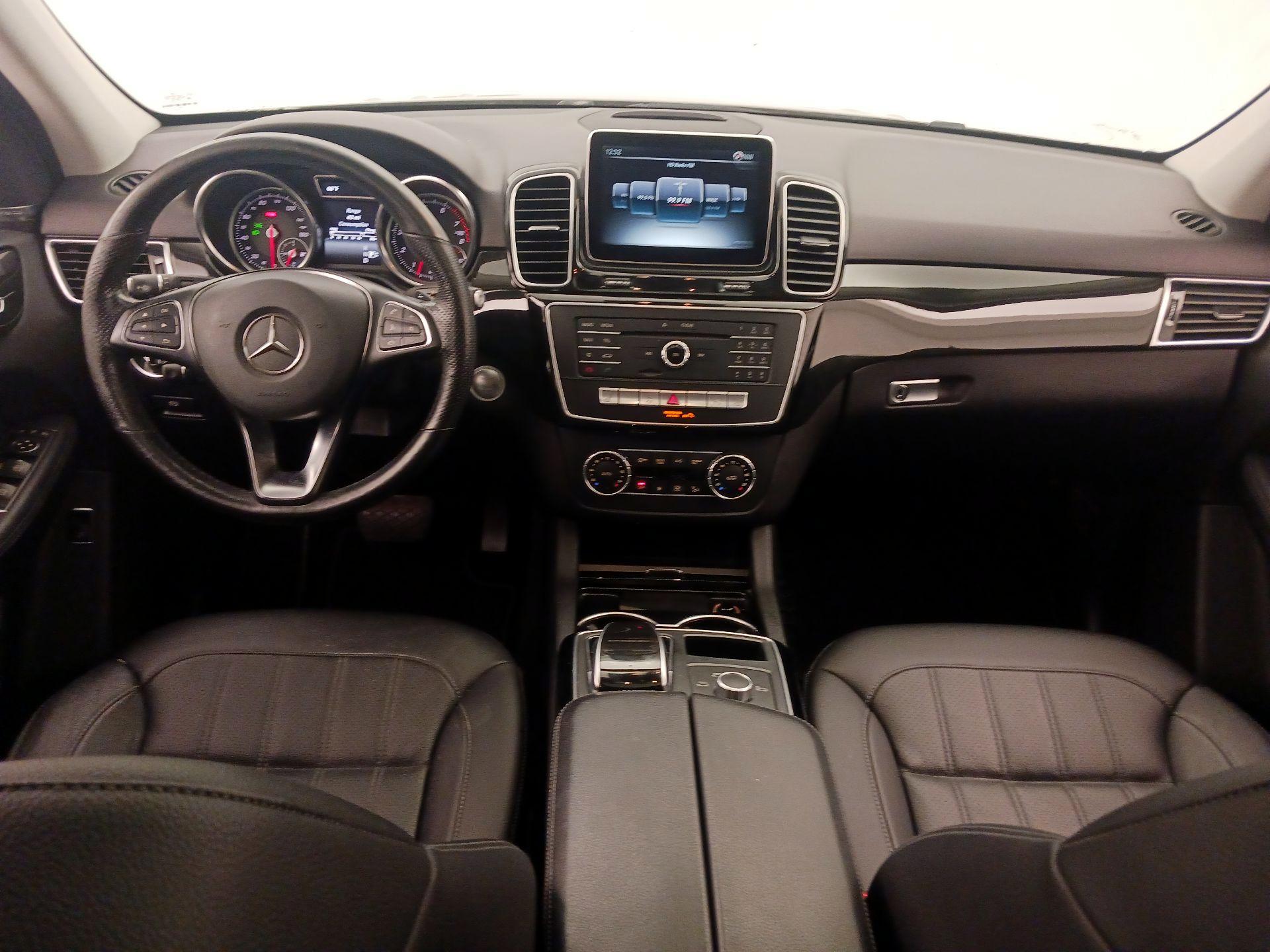 Thumbnail: 2016 Mercedes-Benz GLE - 9