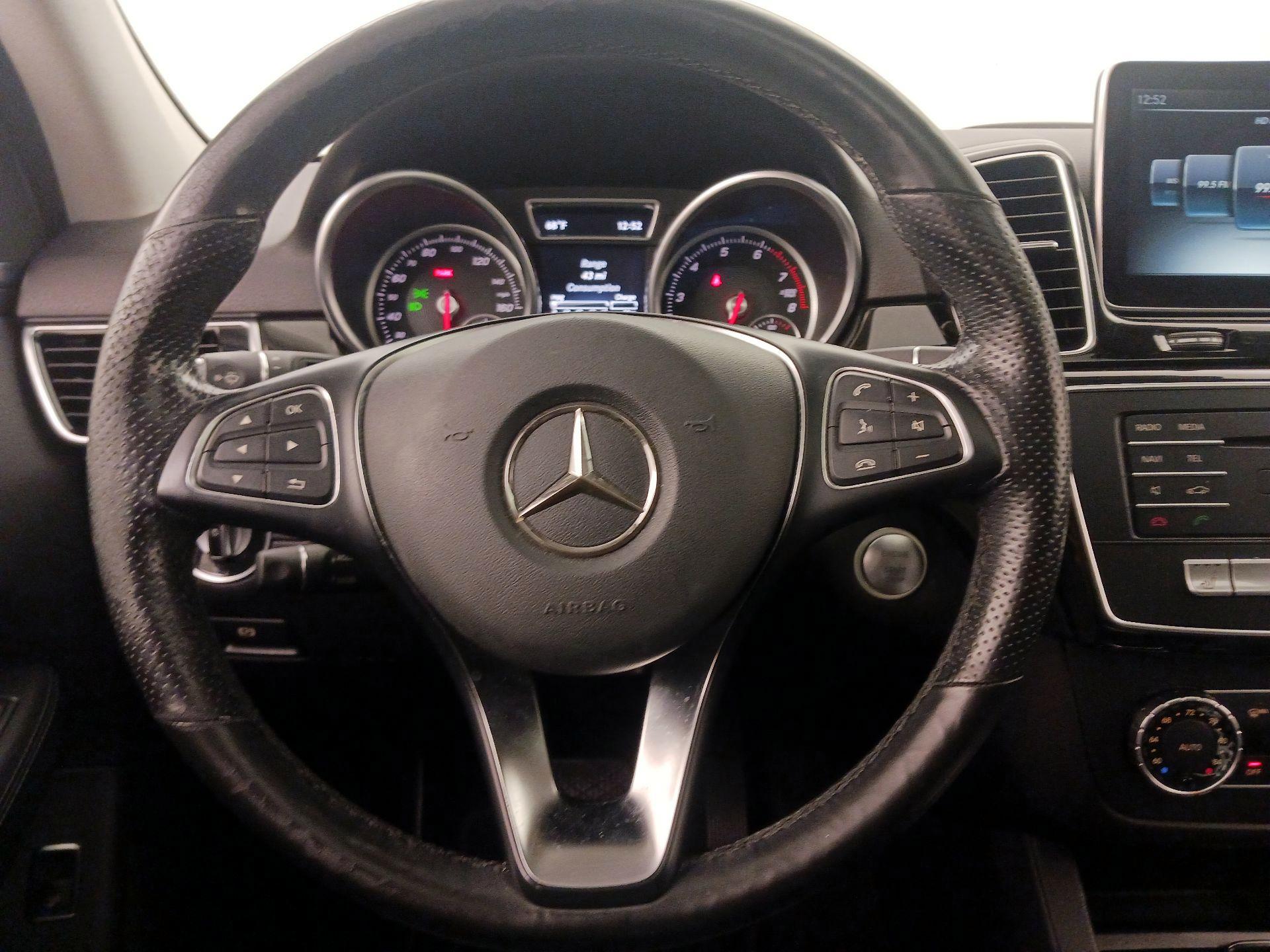Thumbnail: 2016 Mercedes-Benz GLE - 10
