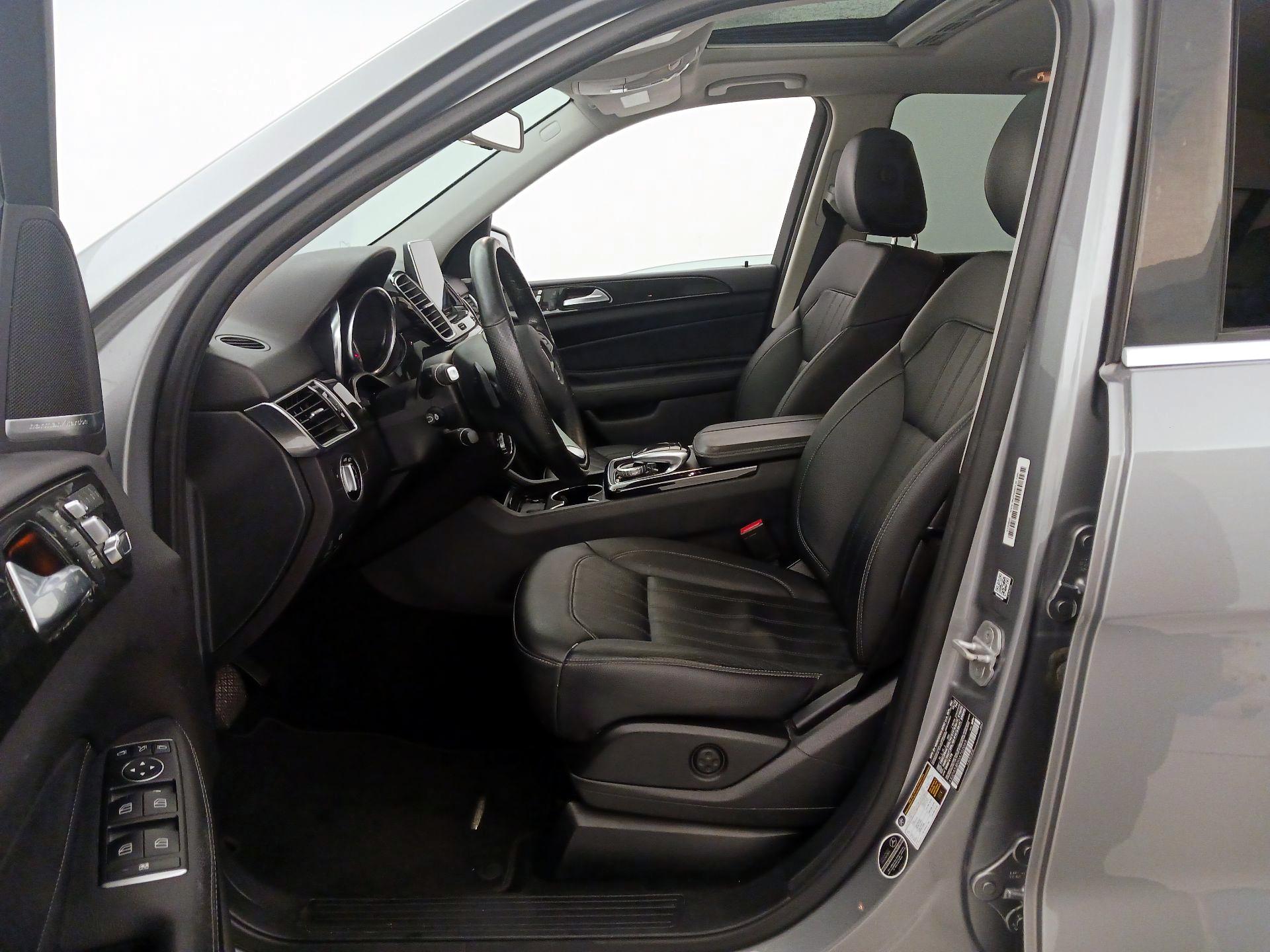 Thumbnail: 2016 Mercedes-Benz GLE - 11