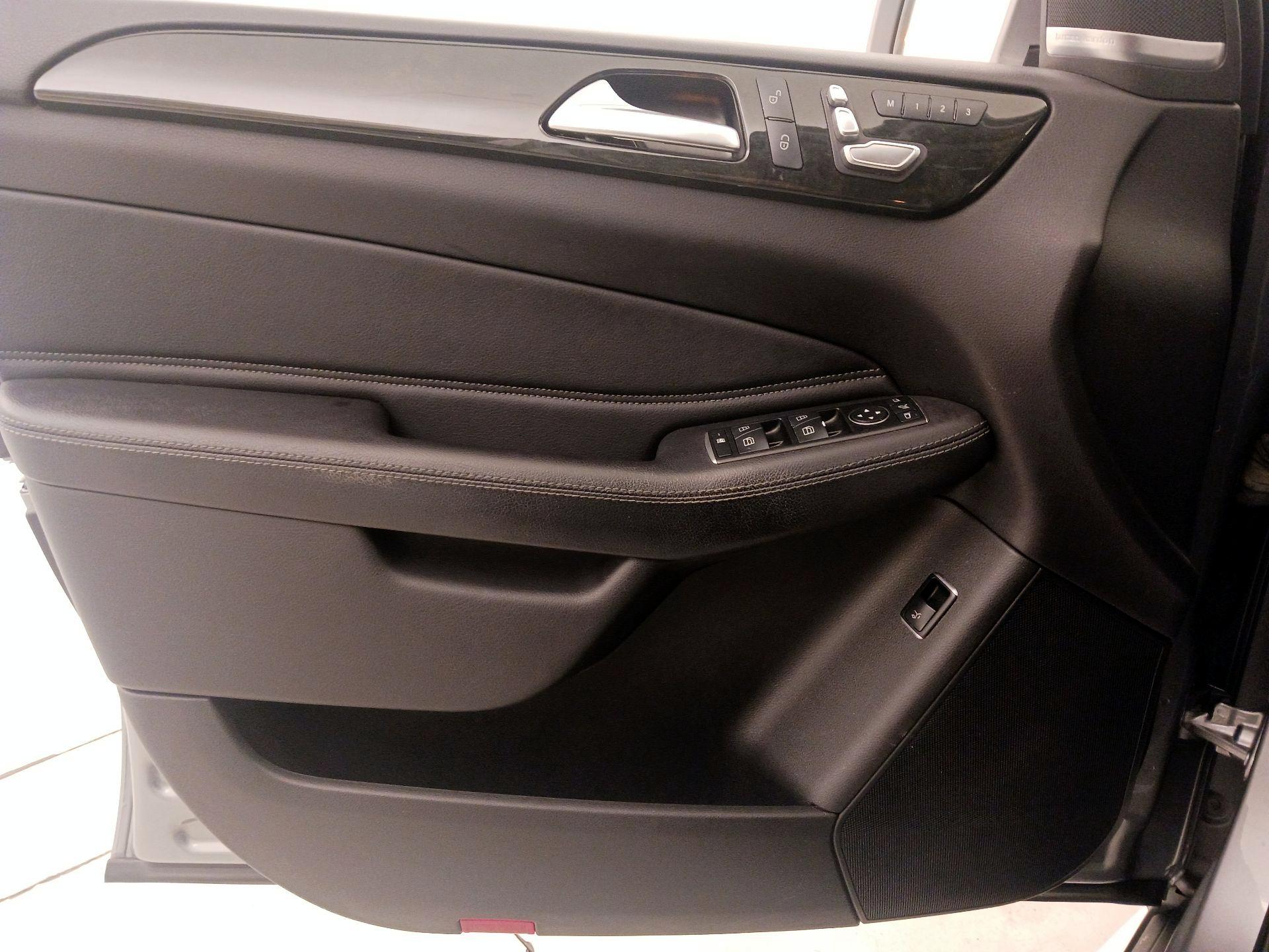 Thumbnail: 2016 Mercedes-Benz GLE - 12