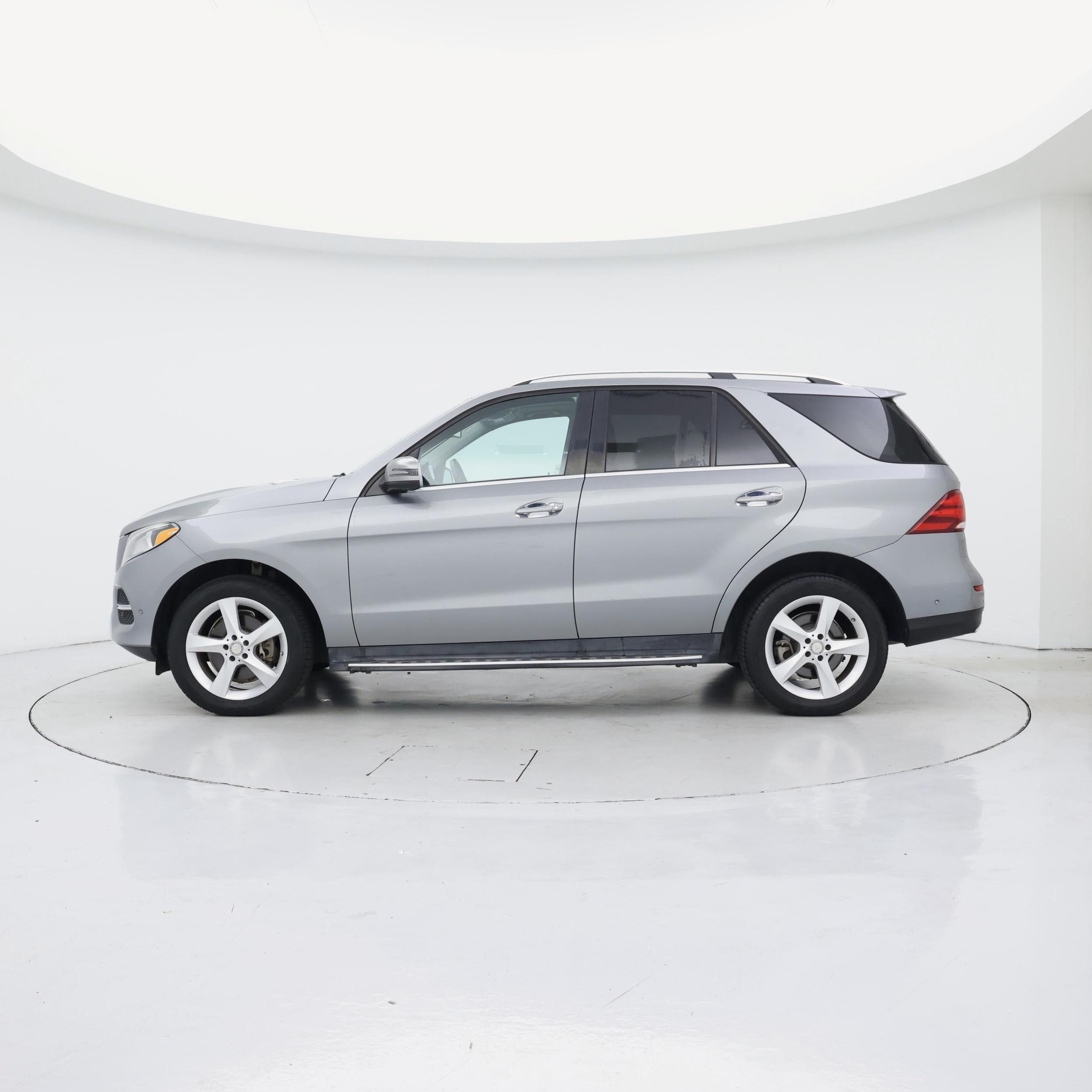 Thumbnail: 2016 Mercedes-Benz GLE - 3