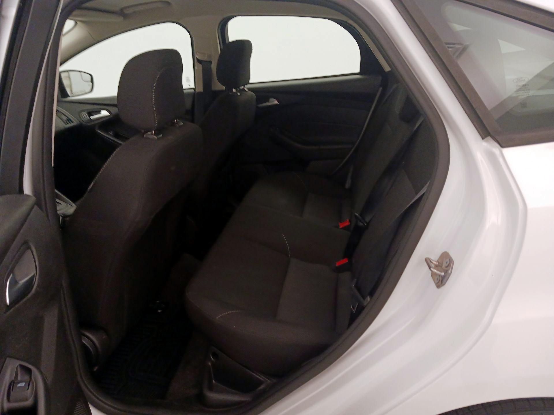 Thumbnail: 2018 Ford Focus - 19