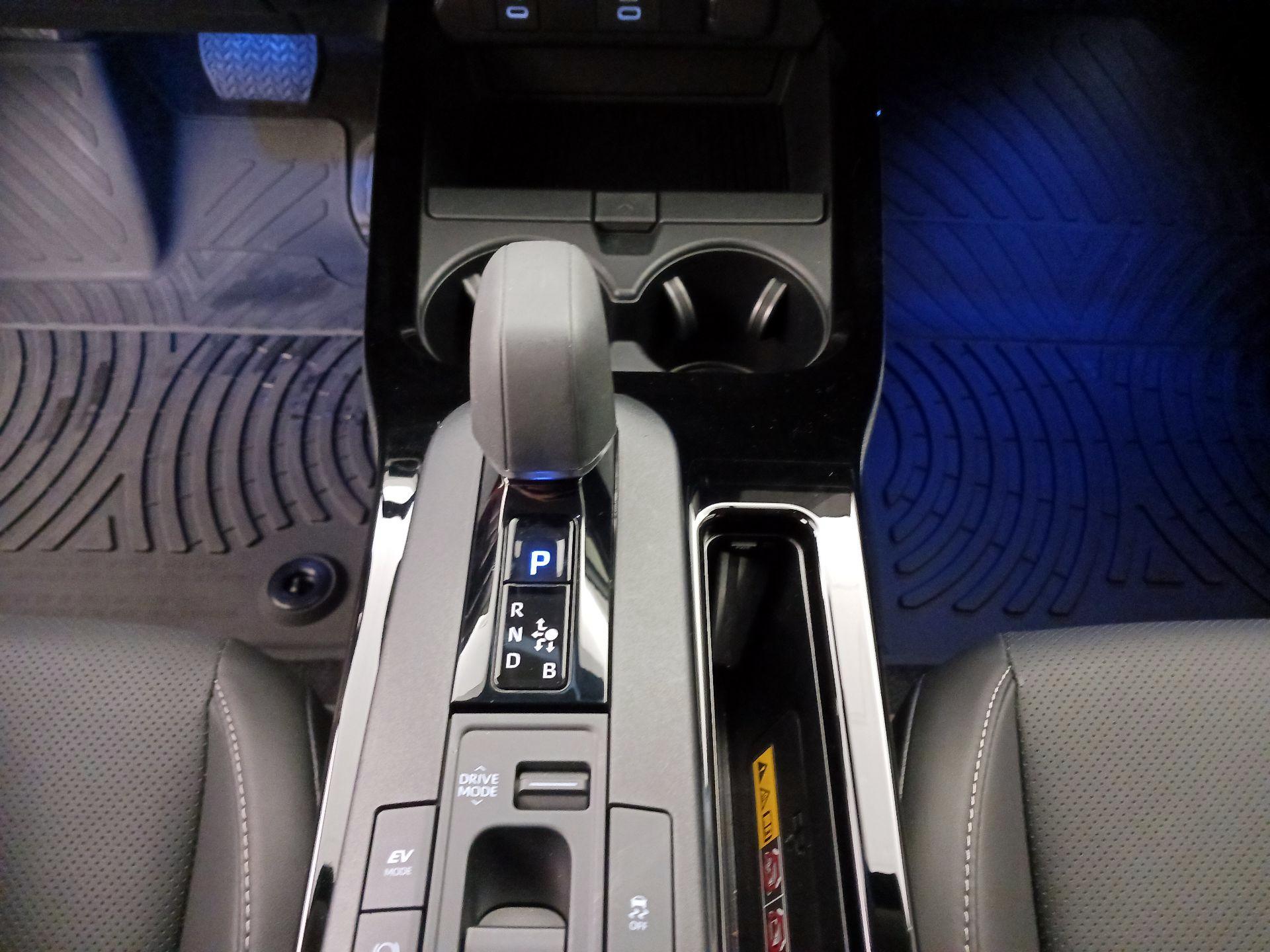 Thumbnail: 2024 Toyota Prius - 17