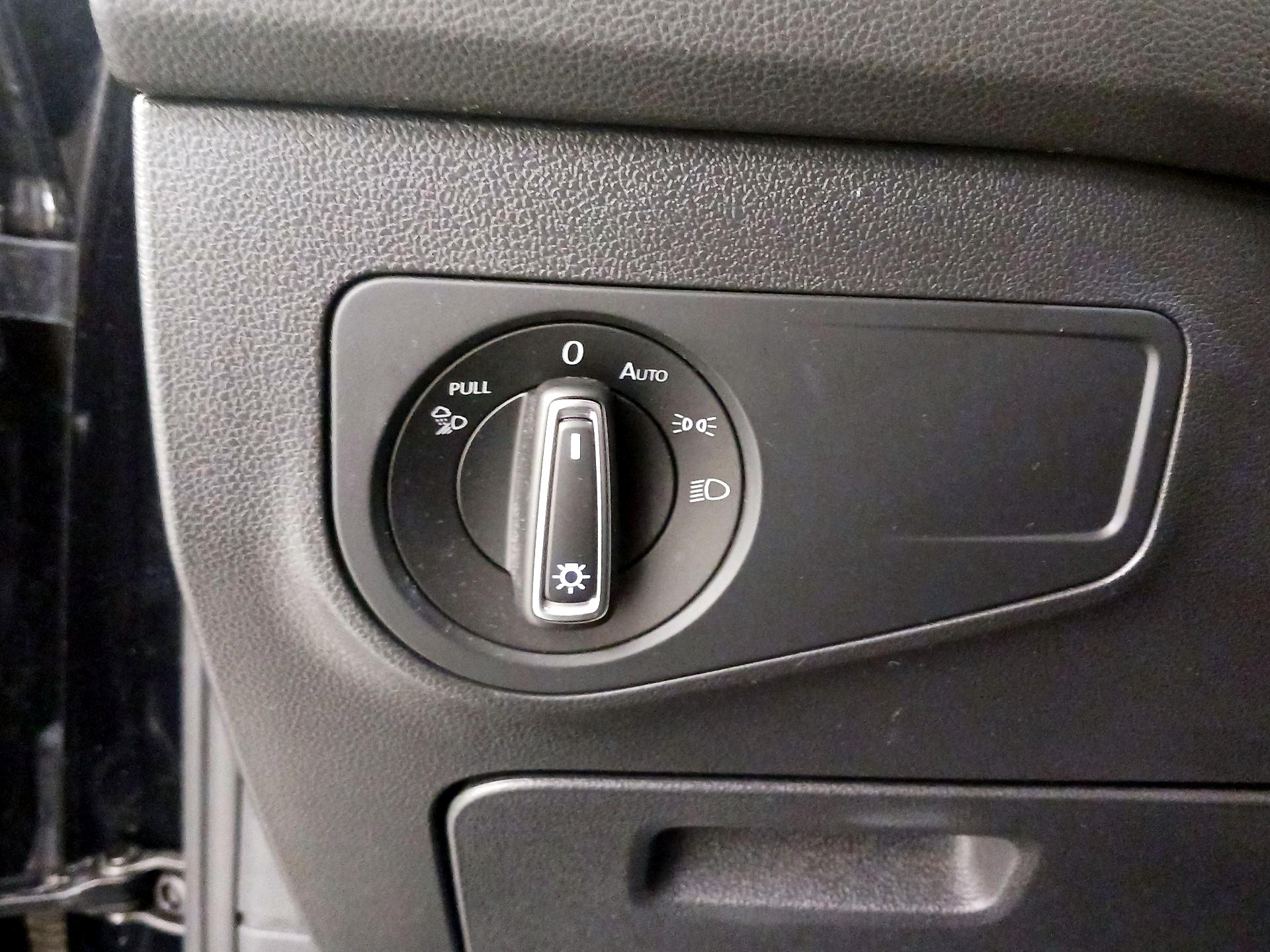 Thumbnail: 2022 Volkswagen Tiguan - 13