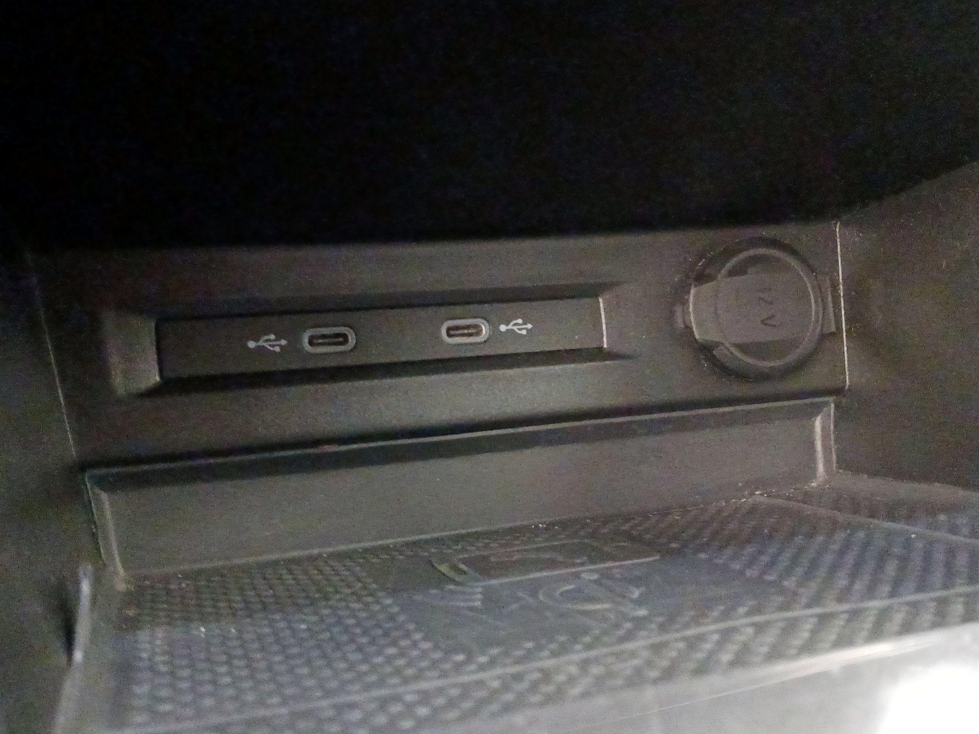 Thumbnail: 2022 Volkswagen Tiguan - 19